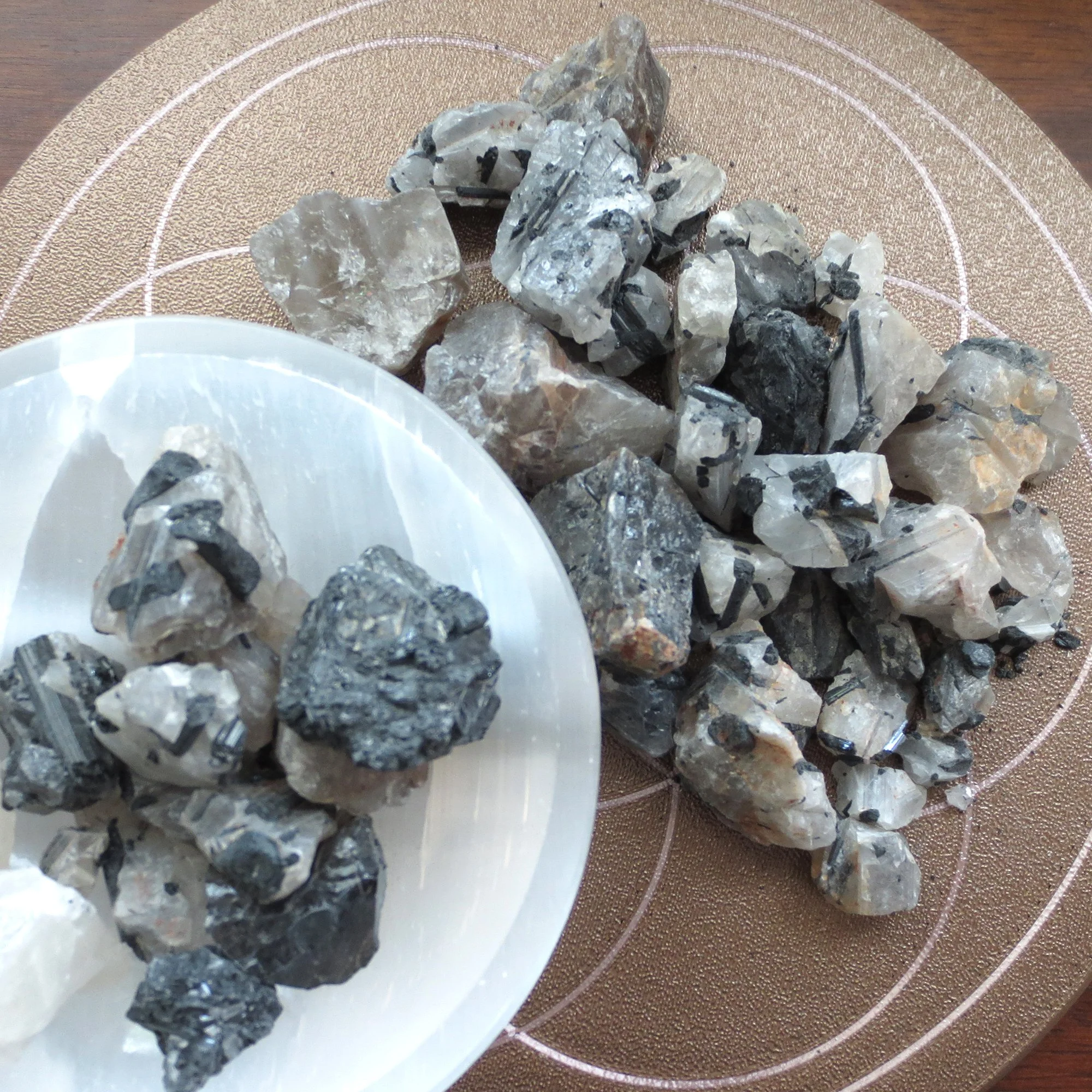 Black-Spot-Quartz-4.jpg