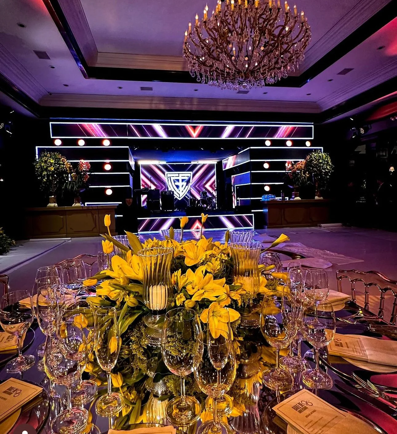 Smaller video wall stage set 3D.jpg