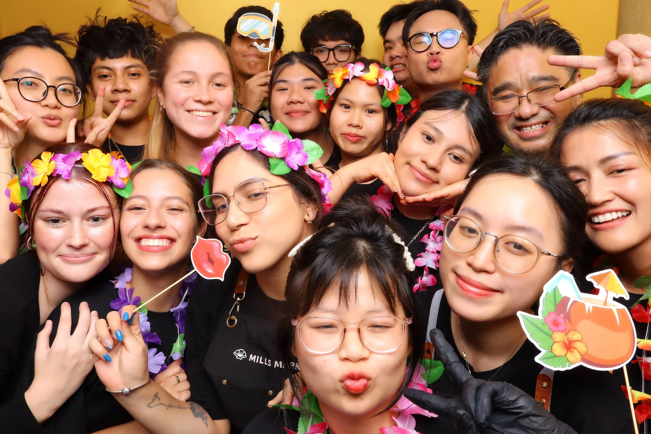 SUMMER LUAU NIGHT MARKET gallery