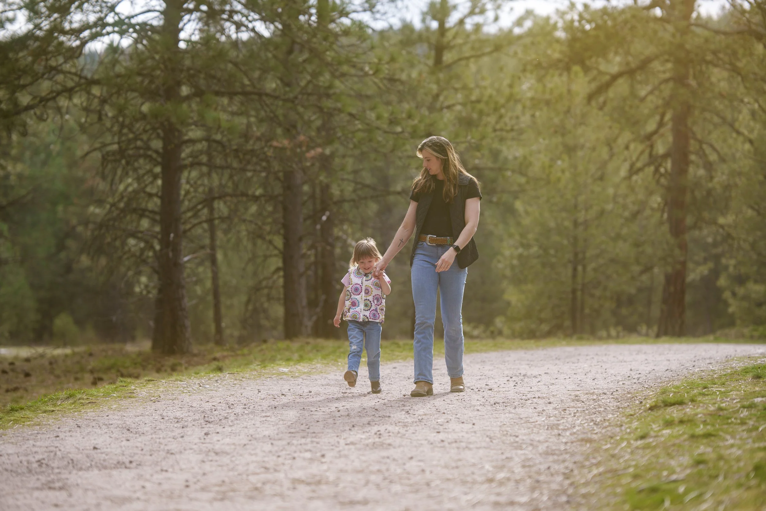 Rebeca and Sophie walking