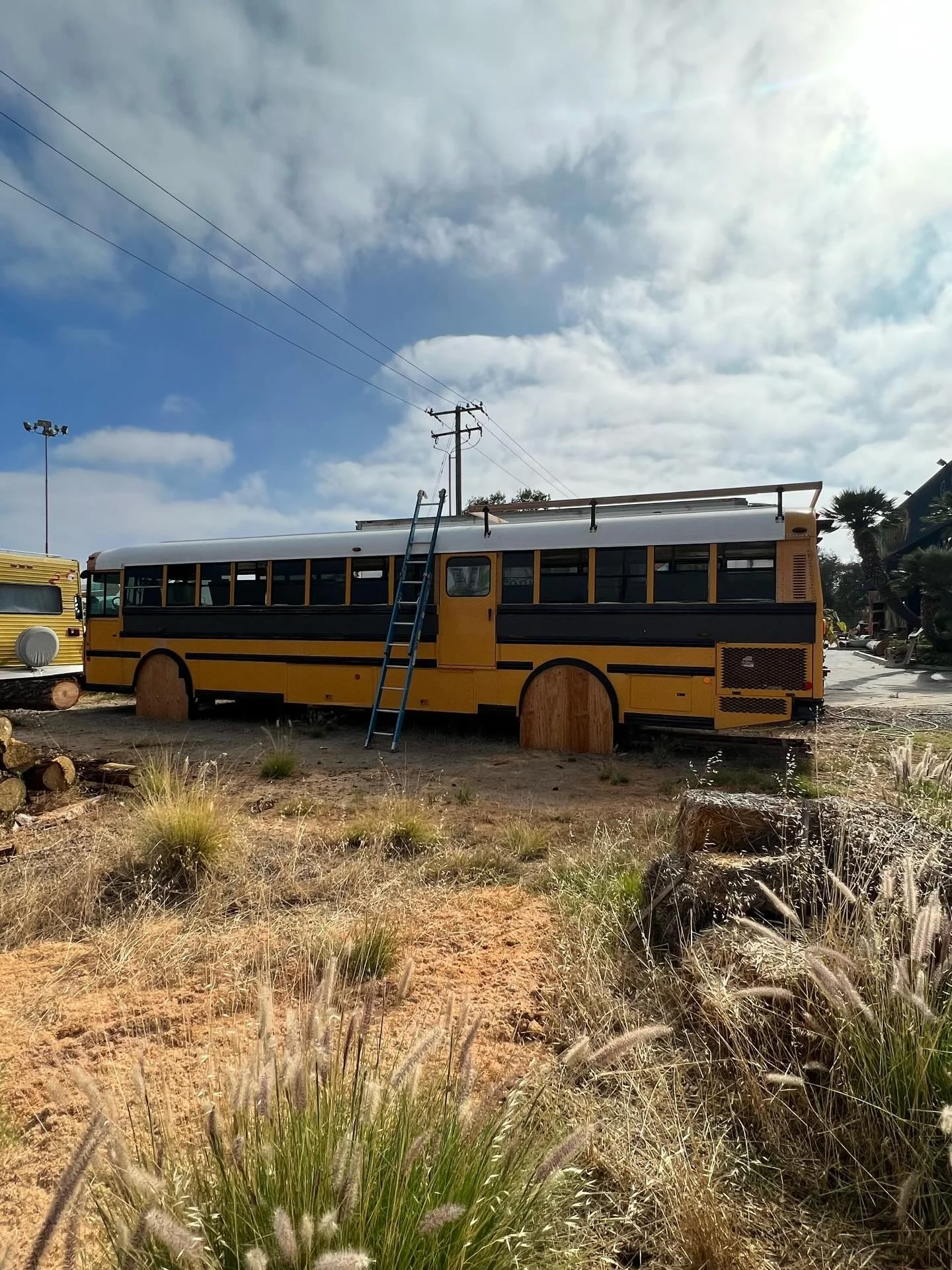 There are no true limits to what things can become. 
The only limits are what we impose on ourselves, in our mind. 

Some photos of Rizzo&rsquo;s transformation.
#offgrid #offgridliving #offgridbuilding #buslife