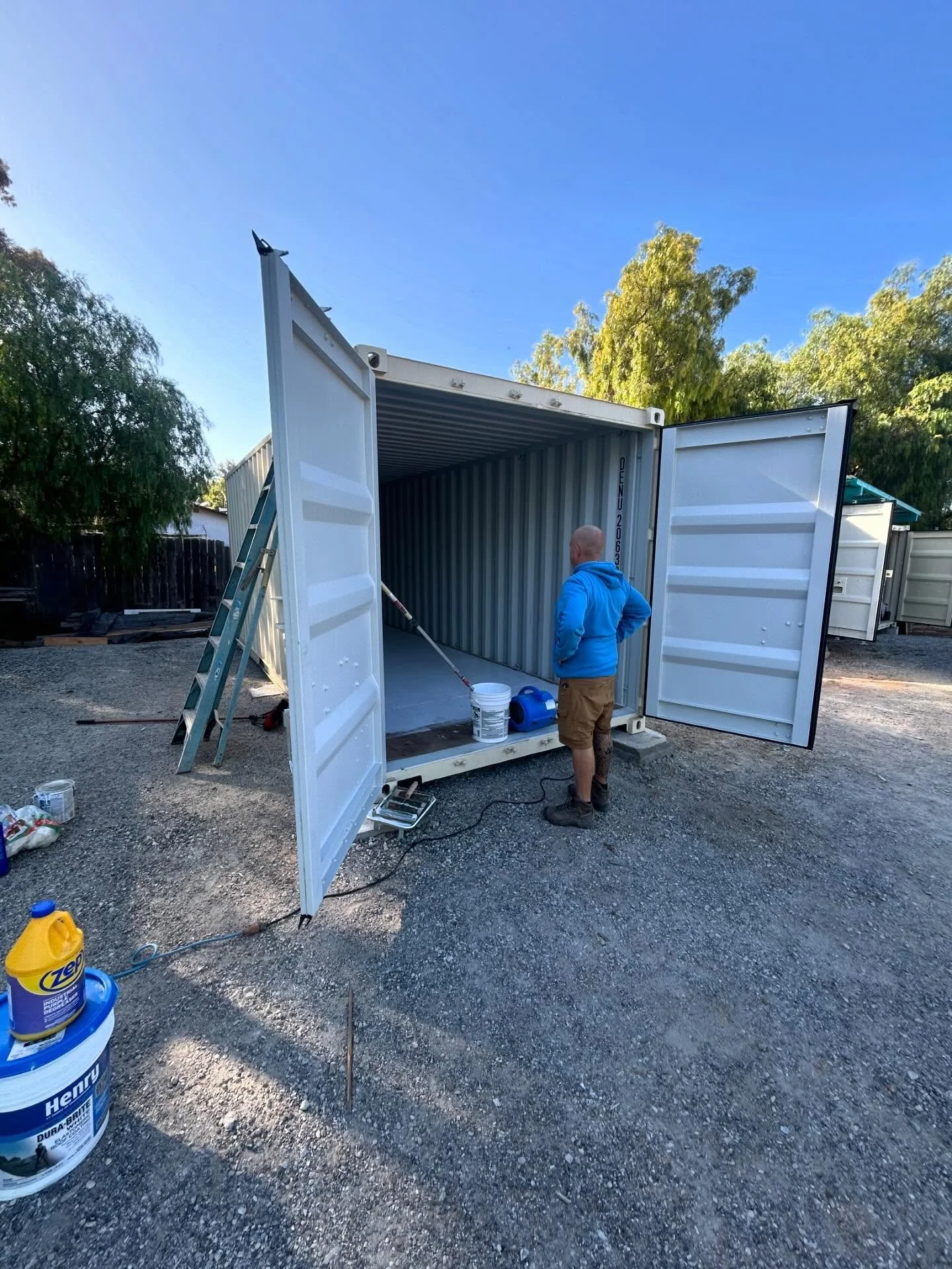 NEW CONTAINER BUILD OUT!

Stoked to be transforming this 20 footer into a unique living space. 

Floor framed, insulated, installed, and primed ✔️ 

#containerhouse #containerbuild #offgrid #offgridliving