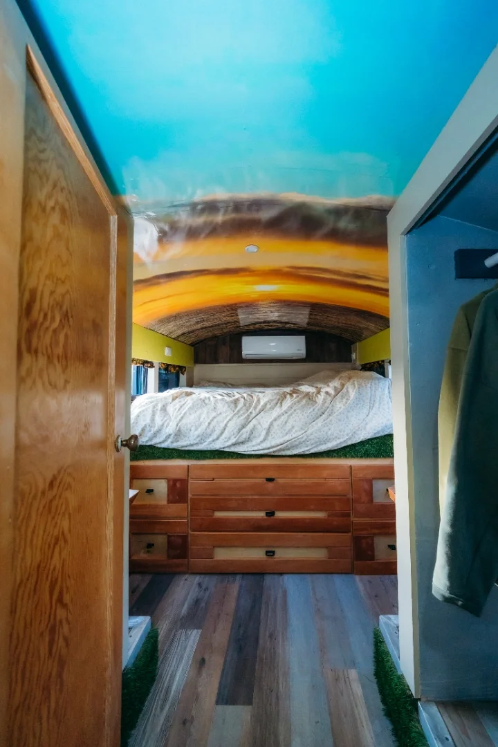 bus-reno-off-grid-living-bedroom.webp