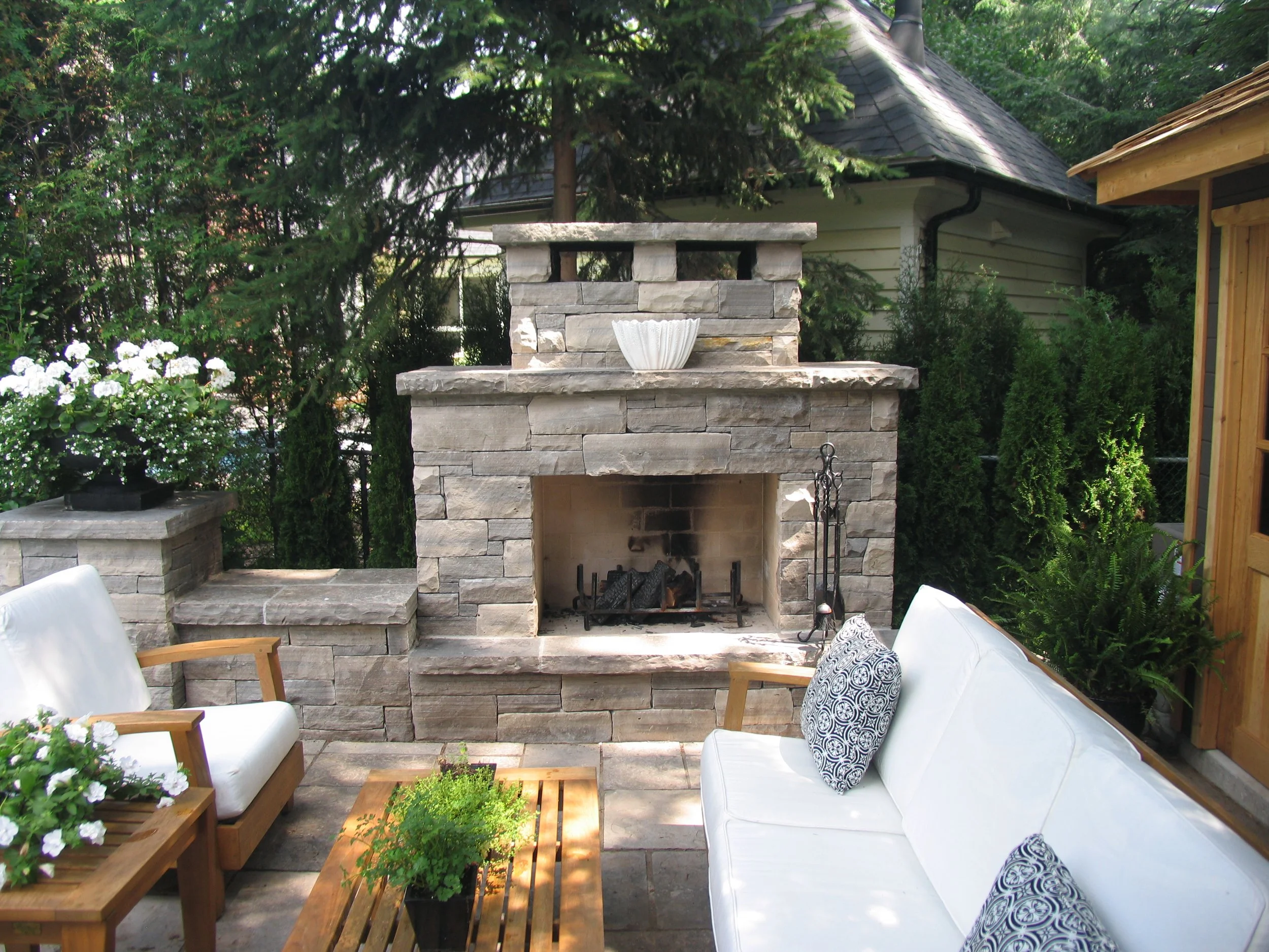 Picture 098 Fireplace Russian.jpg