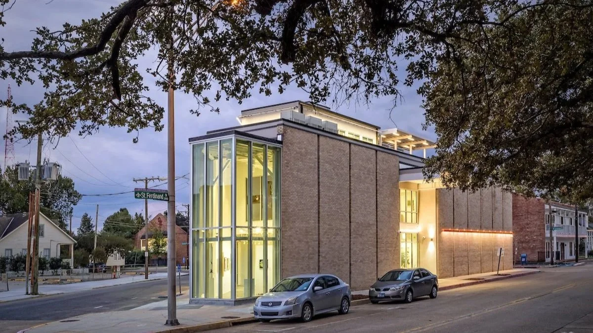 06+Art+Gallery+Glass+Addition+Triangle+Building.jpg