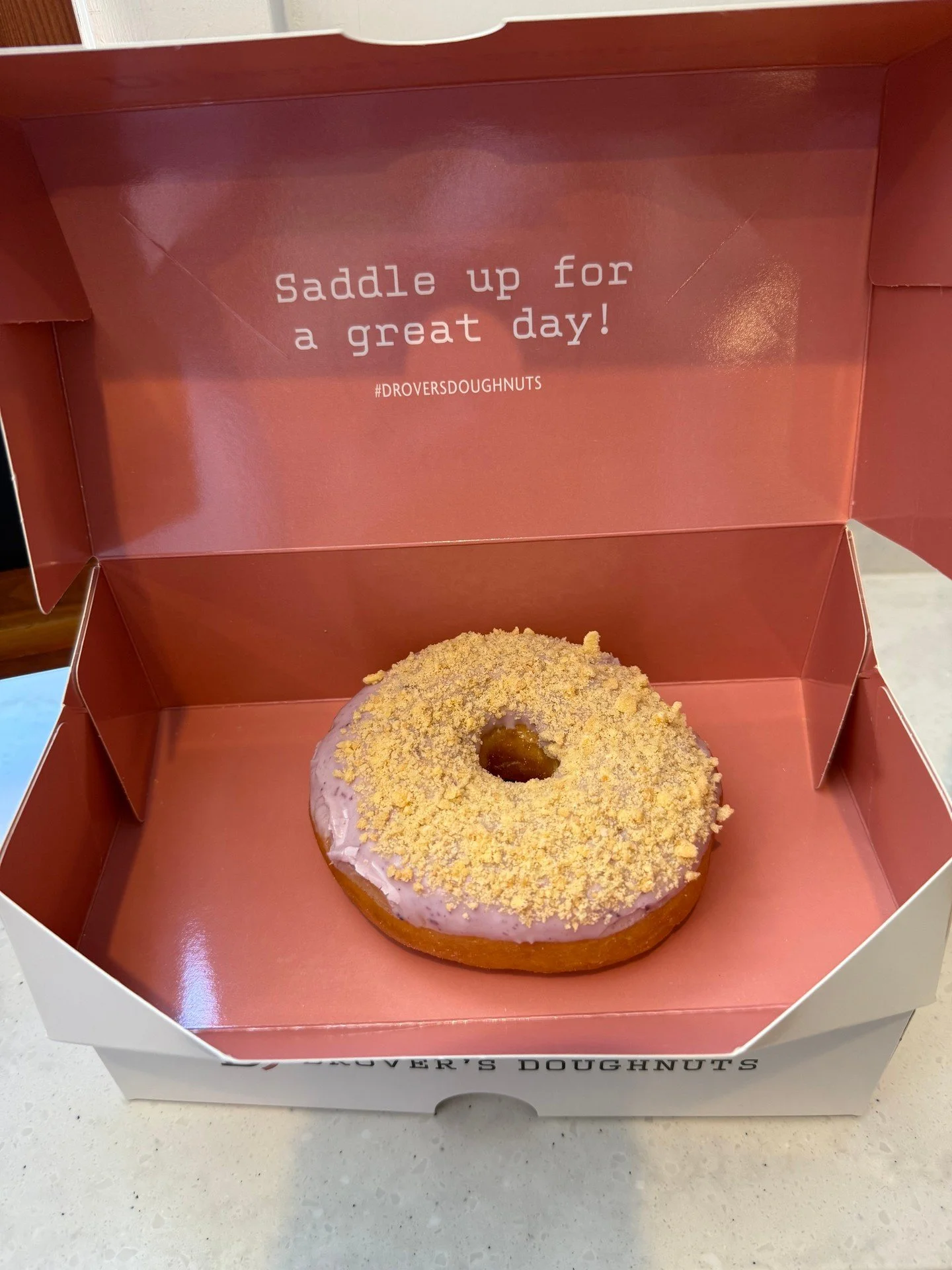 Looking for something fresh and sweet? Stop by Drover&rsquo;s Donuts downtstairs from the Winston for the best selection in Solvang!
#winston #visitsyv #vinland #sidewaysinn #flyingflags