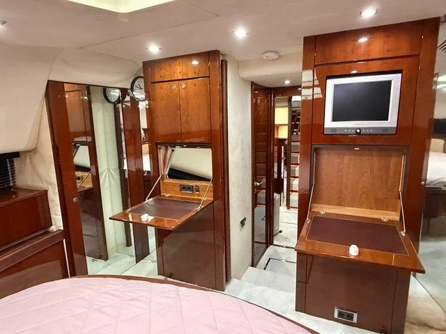 BedroomWork area.jpg