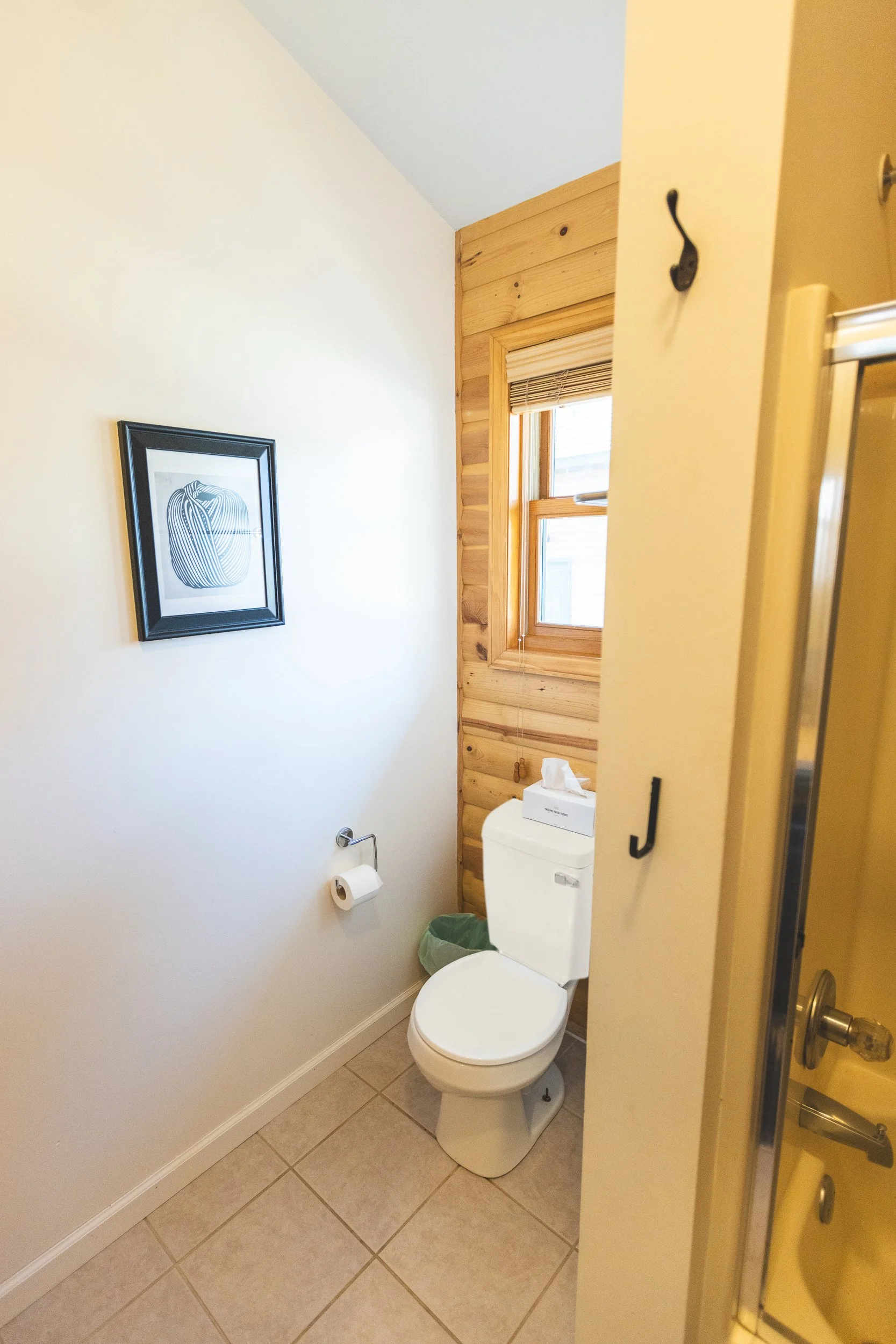 cabin-3-bathroom.jpg