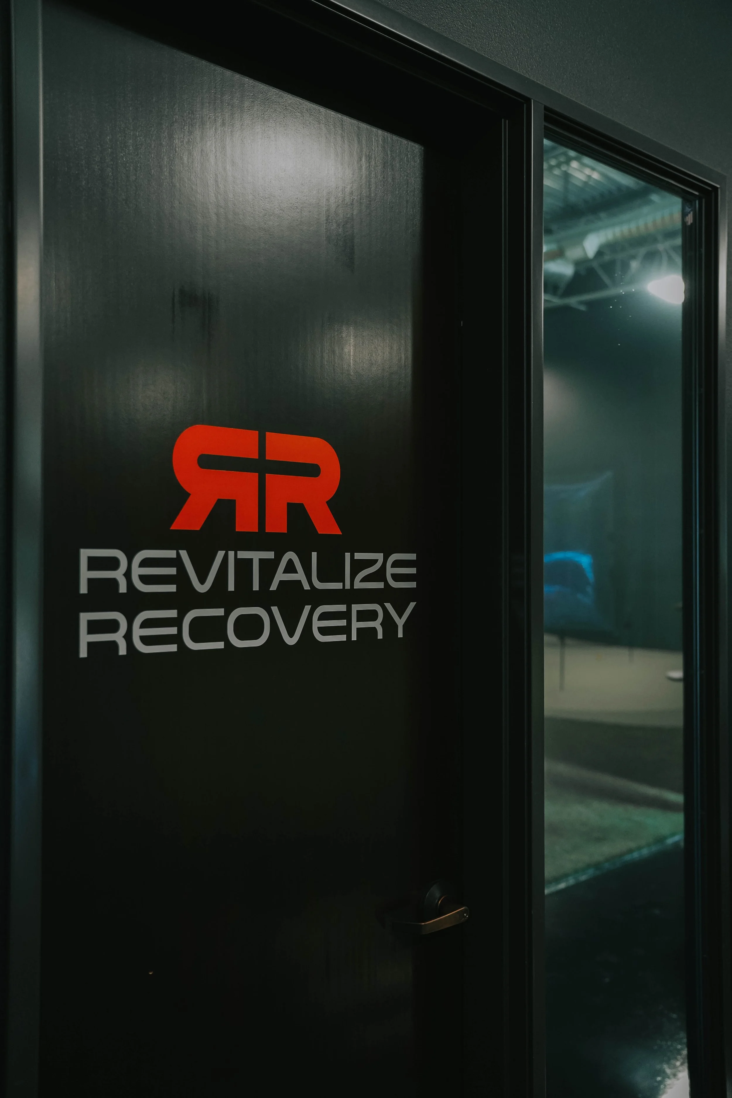 How On Site Physical Therapy Improves Your Golf Swing