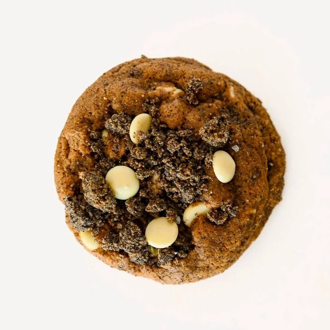 Thai tea white chocolate cookie topped with buttery Thai tea crumble.