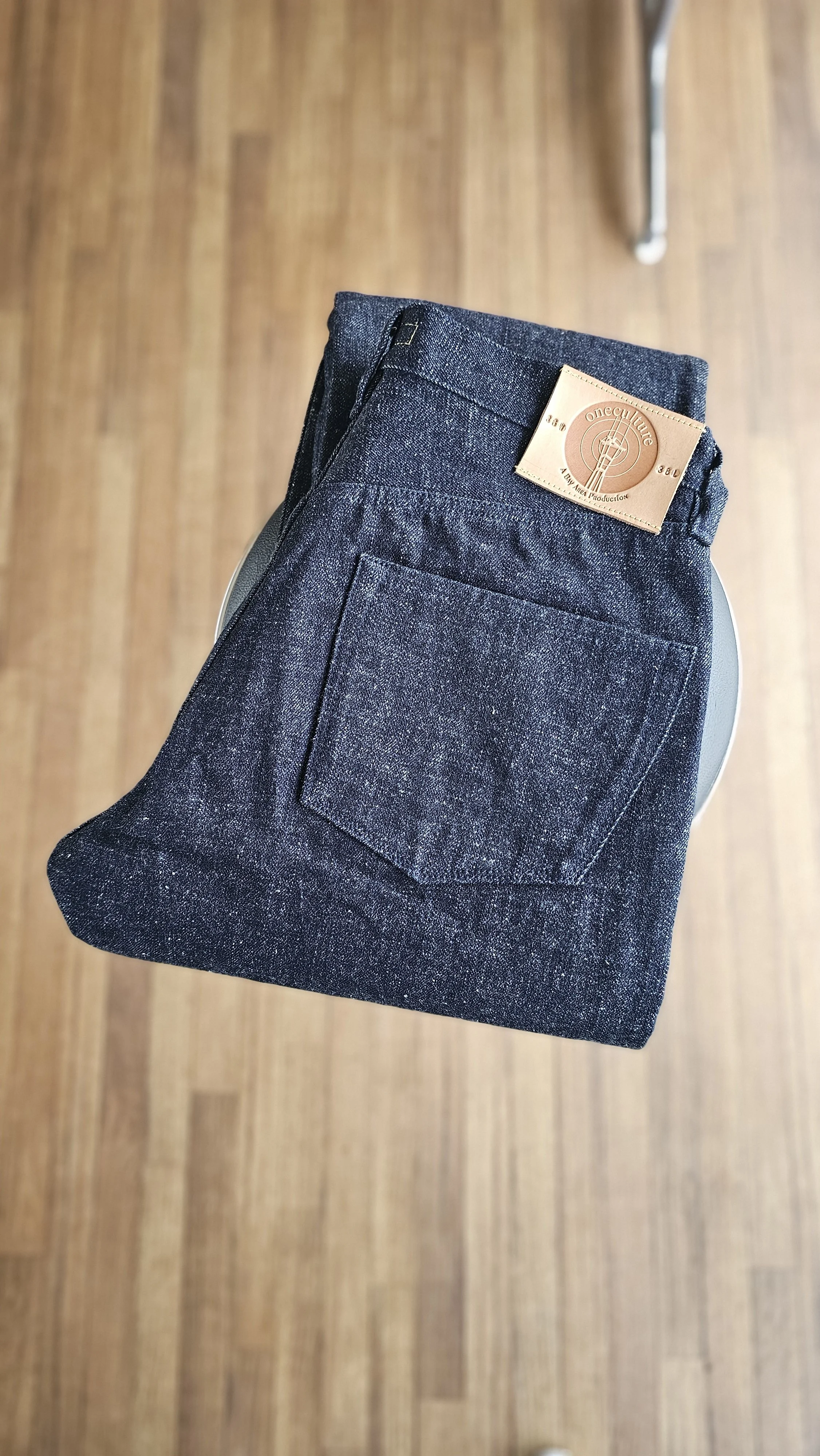 BIOTRON // 15.5oz (36×36)