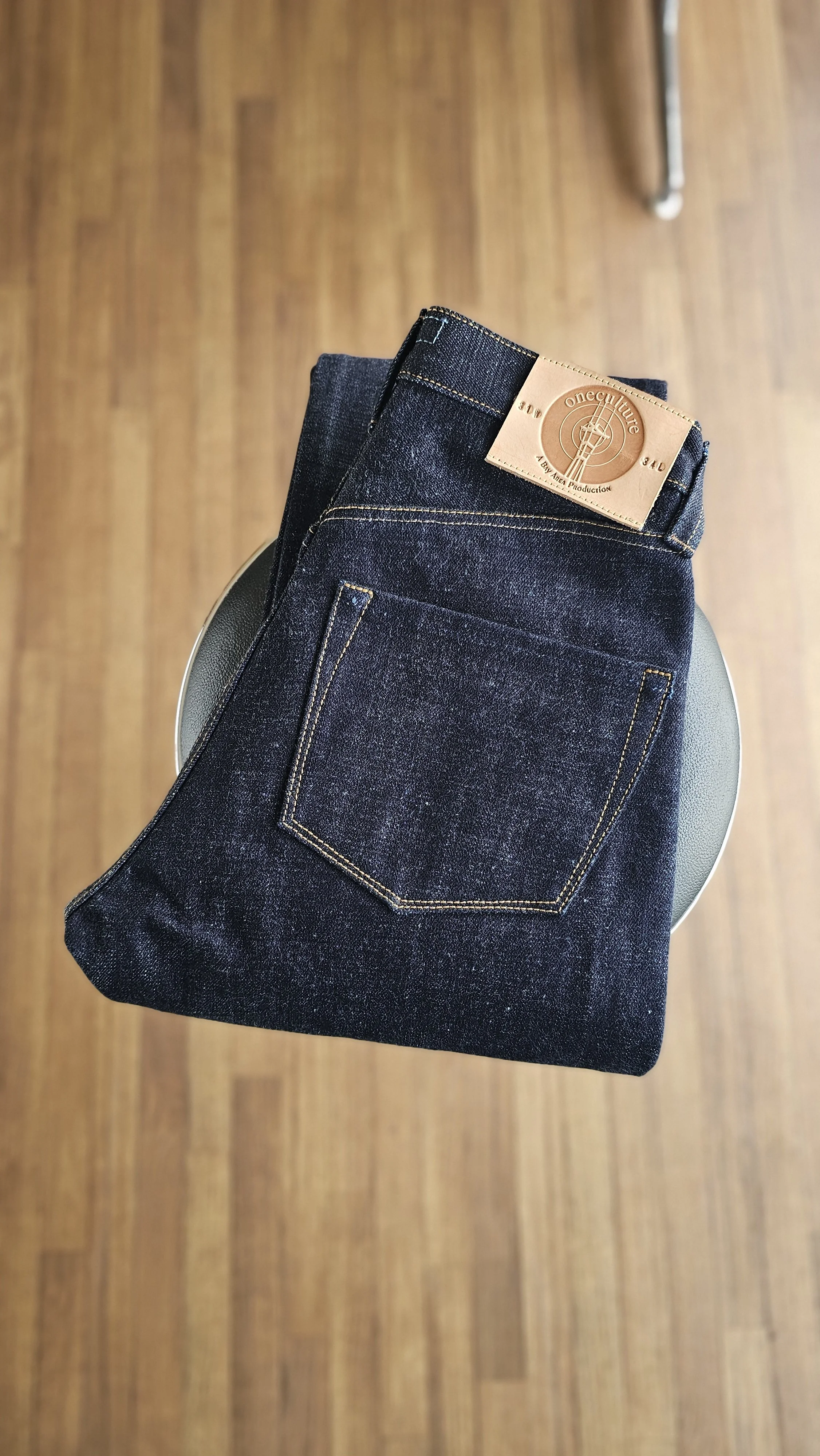 BIOTRON // 20oz (31×34)