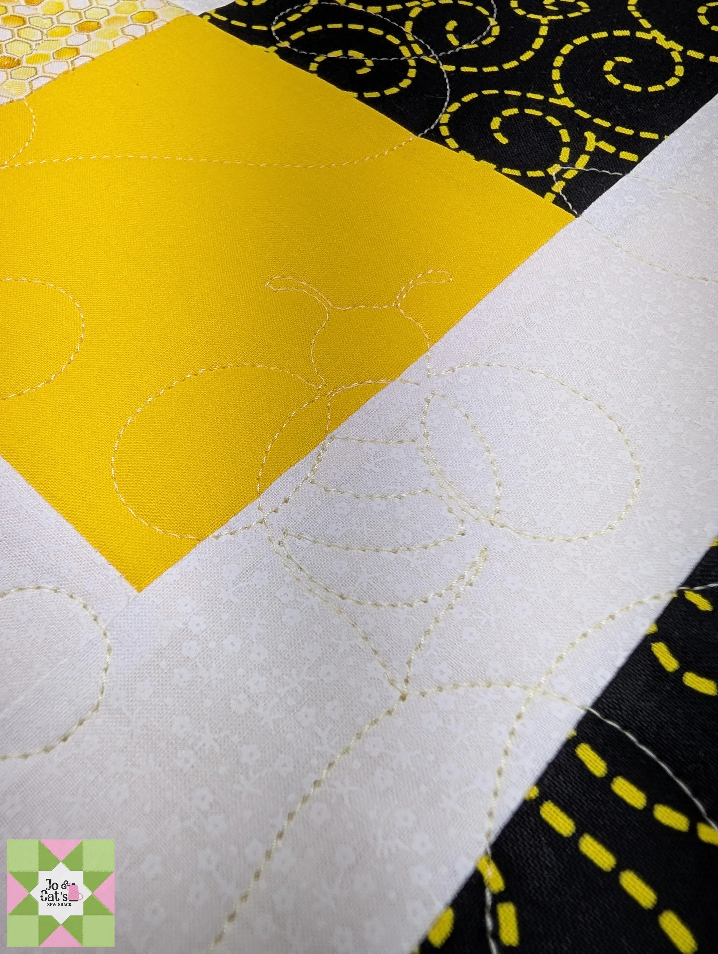 023 Bees & Hearts_01.jpg