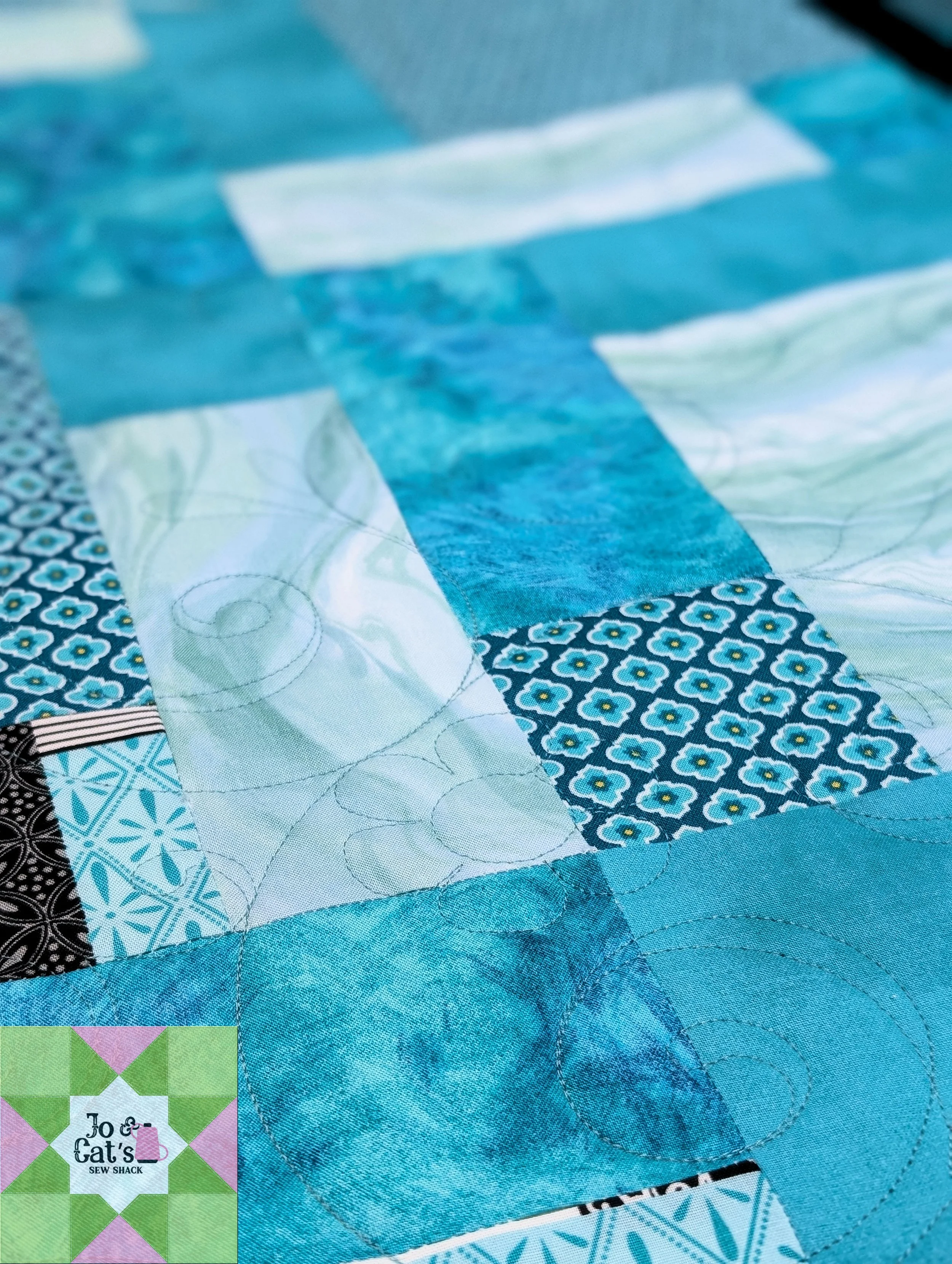 051 Teal King_02.jpg