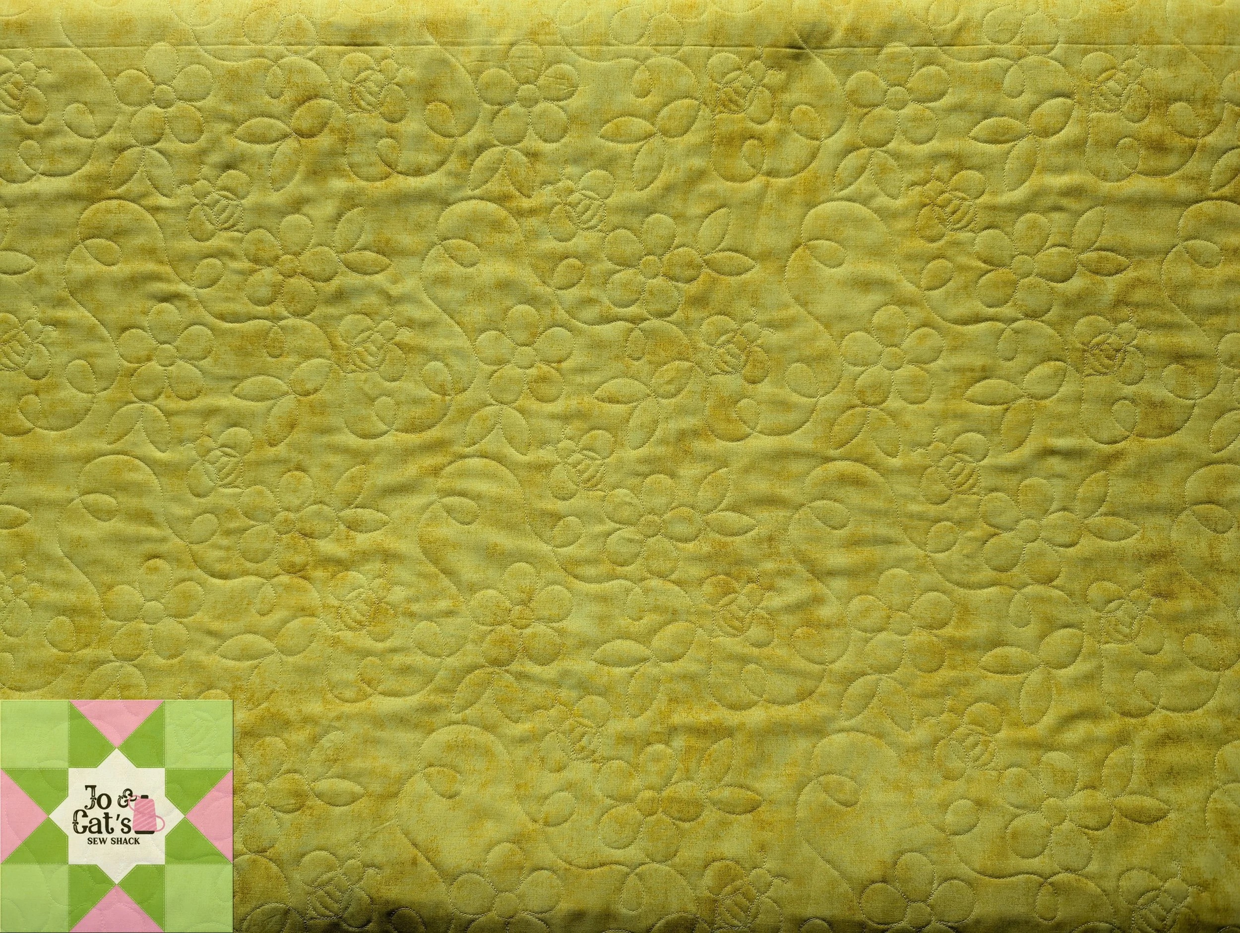059 Bee Panel Quilt_01.jpg