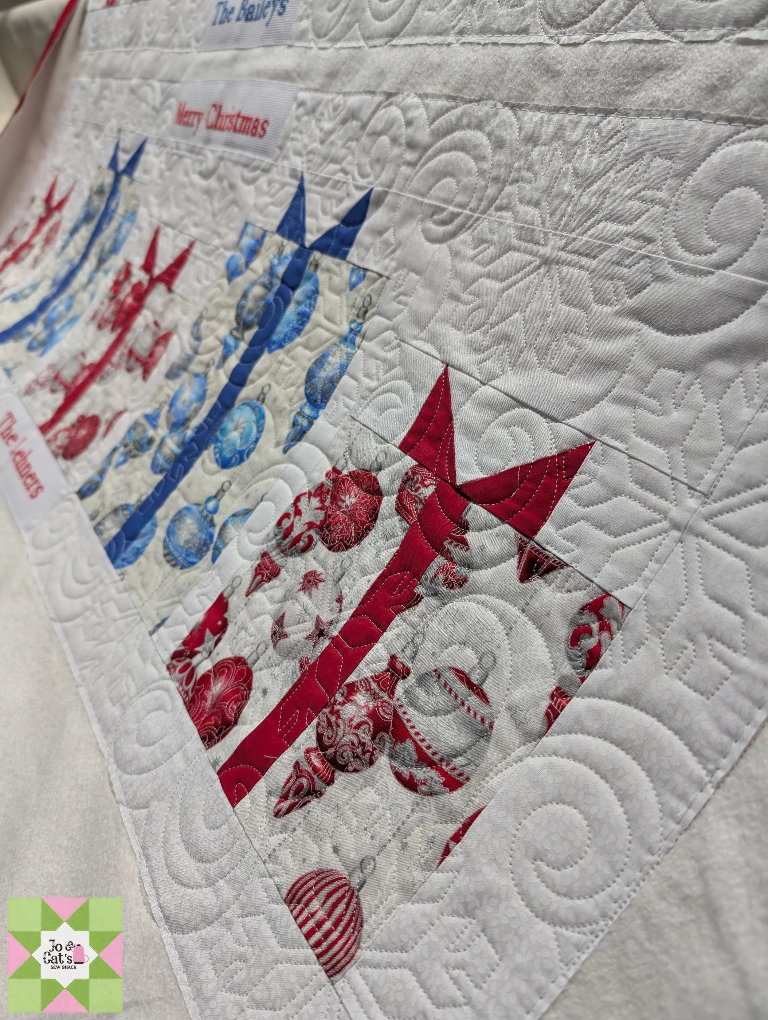 020 2 Christmas Table Runners_05.jpg