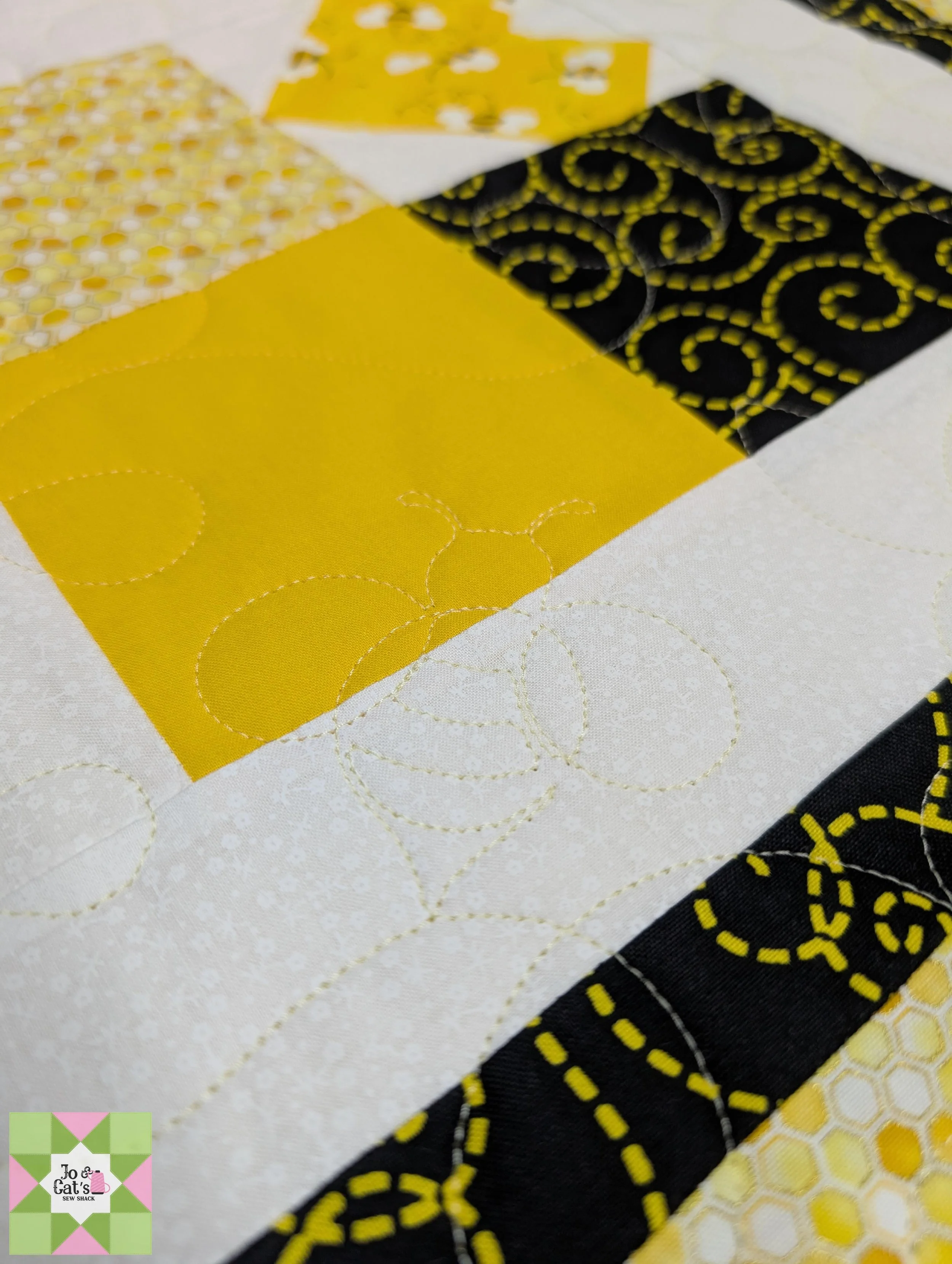 023 Bees & Hearts_03.jpg
