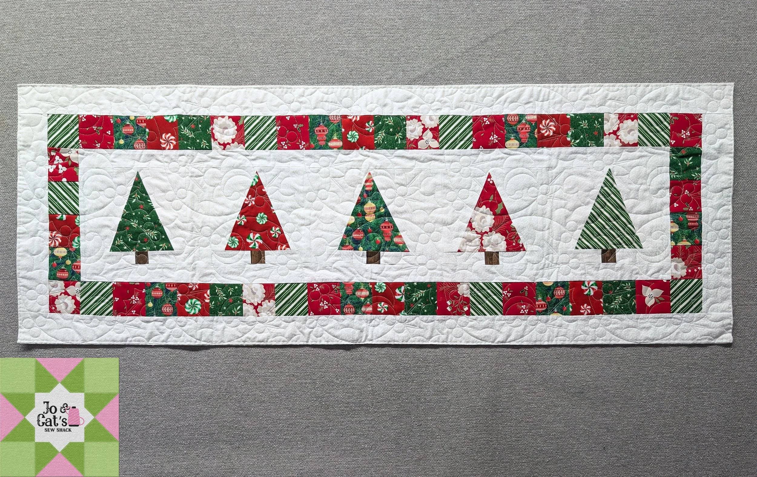 Christmas Trees Runner