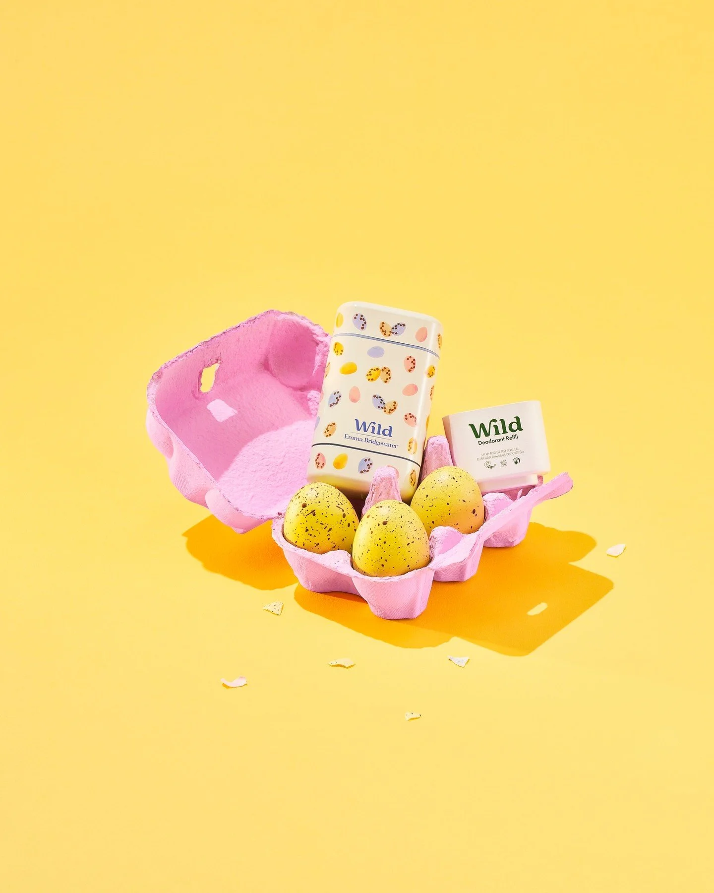 We hope you all had an egg-xellent weekend! Okay, we're sorry...

For anyone wondering, yes it takes a lot of spray paint to cover a traditional egg box because it absorbs paint like nothing else!

Client: @wildrefill x @emma_bridgewater
Styling: @st