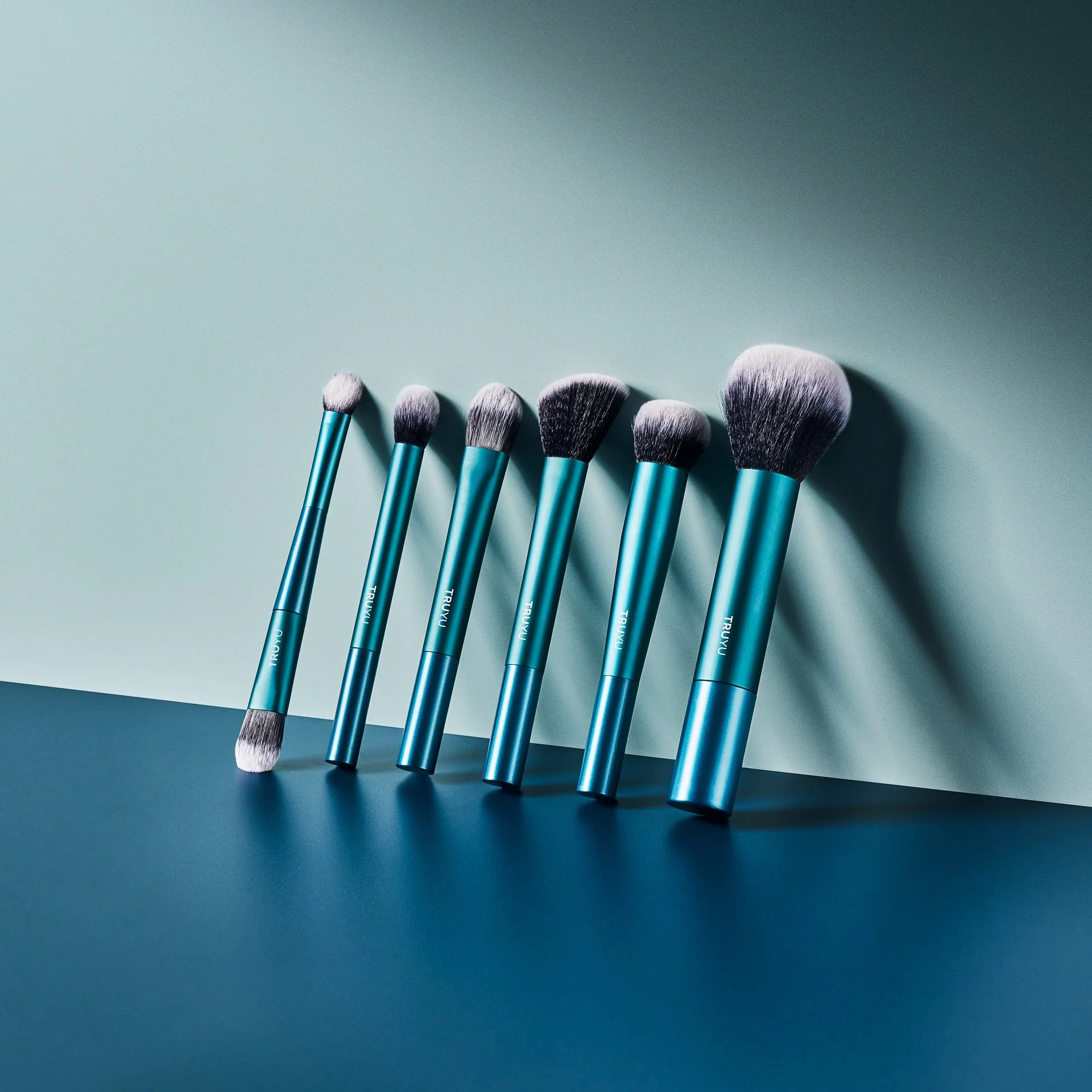 Truyu_Sept_2024_Brushes_5_SQ.jpg