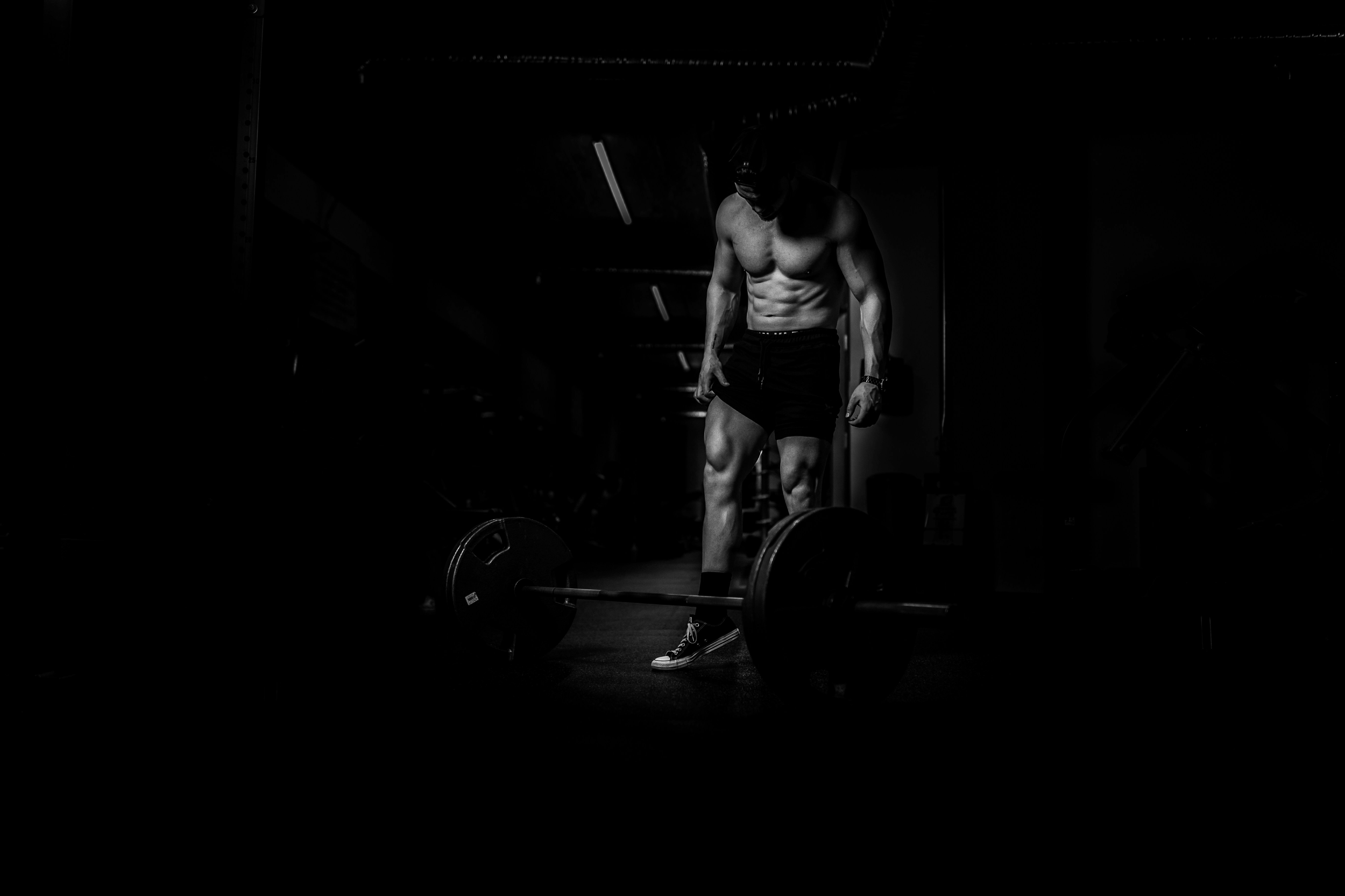 online fitness coach helping busy professionals build muscle lose fat strength training workout