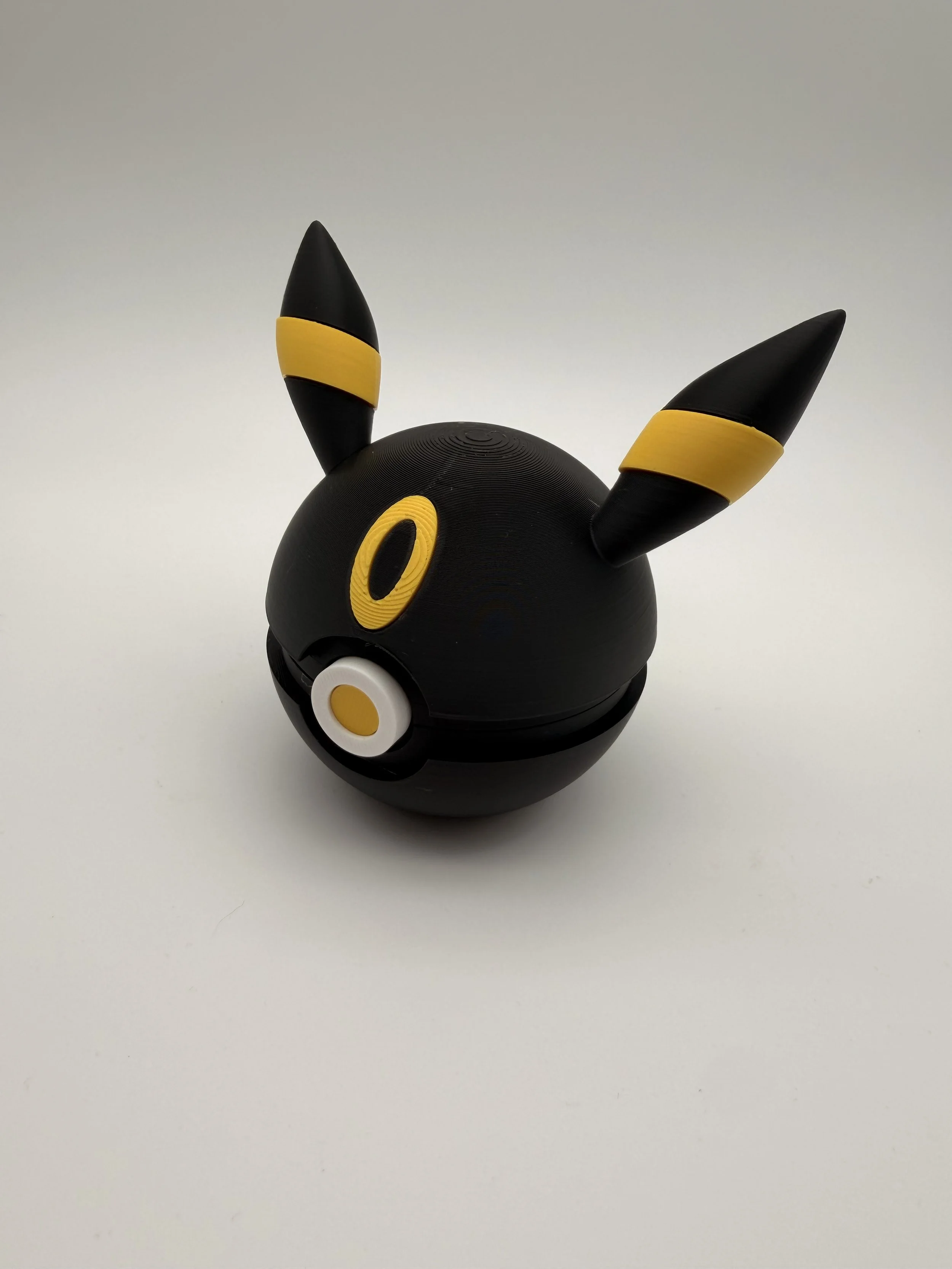 Umbreon Hinged Pokeball