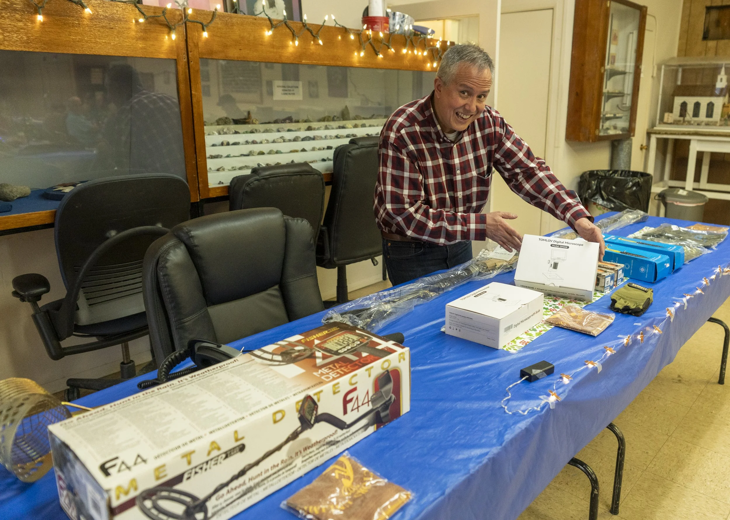 12-13-2025_Detectors Unlimited Christmas Party photo credit Miriam Hoffmaster-3.jpg