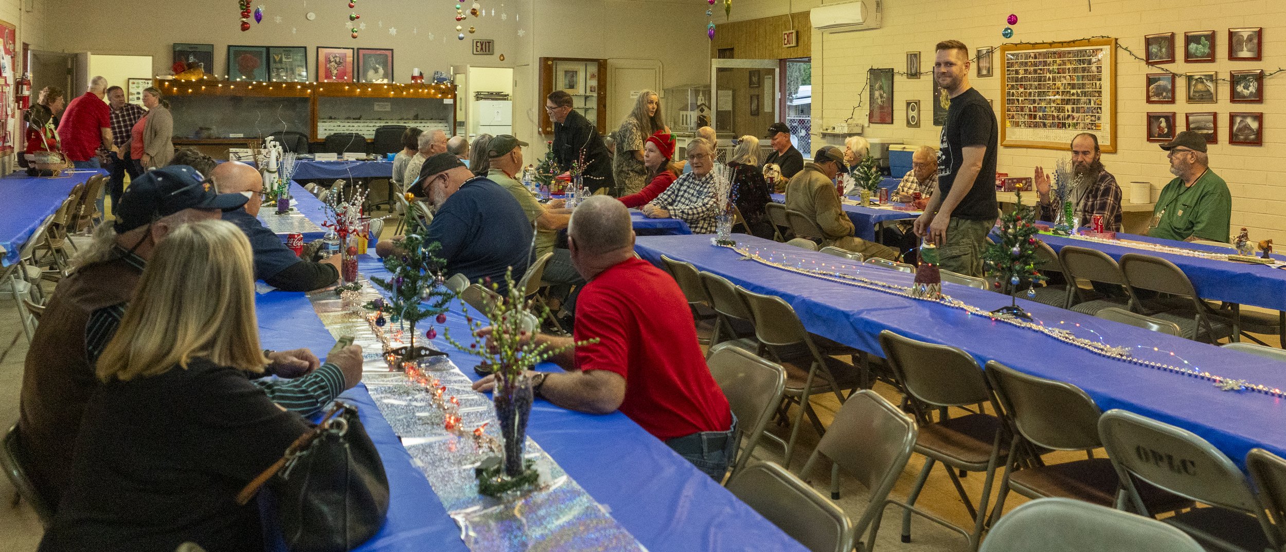 12-13-2025_Detectors Unlimited Christmas Party photo credit Miriam Hoffmaster-2.jpg