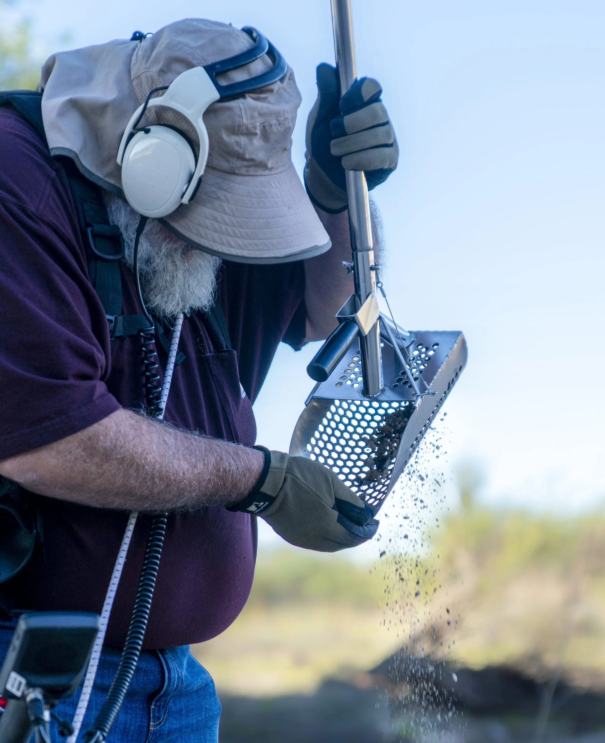 10-25-2025_Seeded Hunt_Detectors Unlimited_Craycroft and River Rd_Rillito River Path wash_Tucson, Arizona_photo credit Miriam Hoffmaster-19.jpg