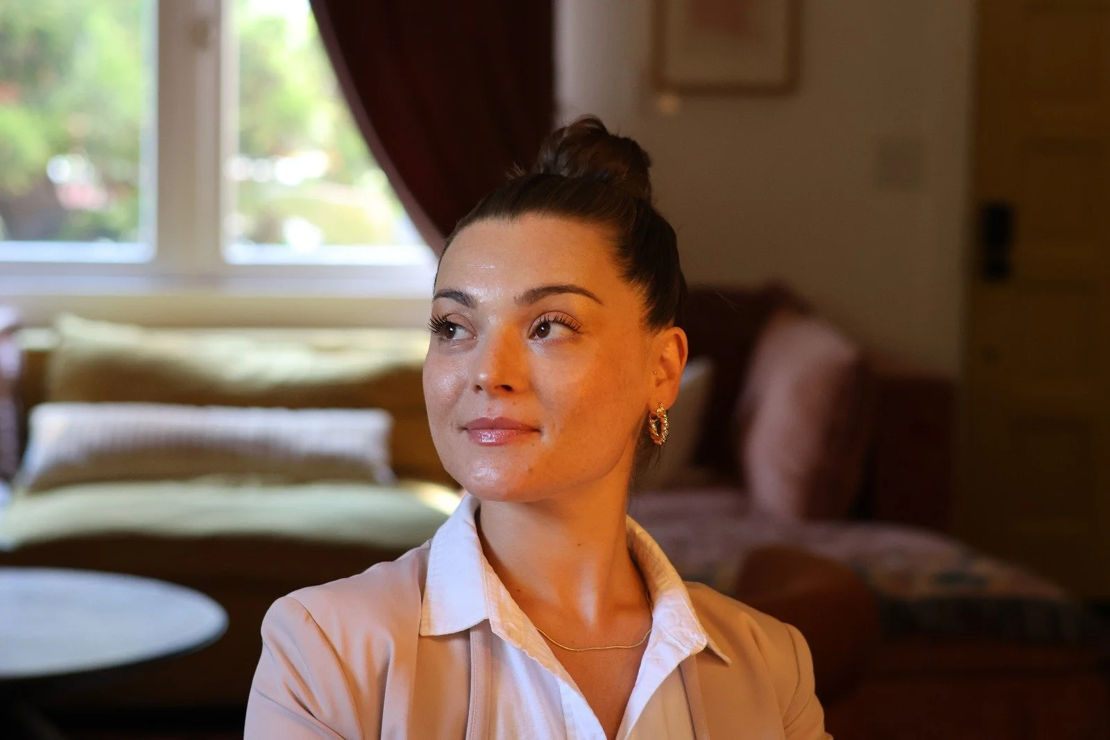 San Diego postpartum doula providing calm, supportive care for new mothers