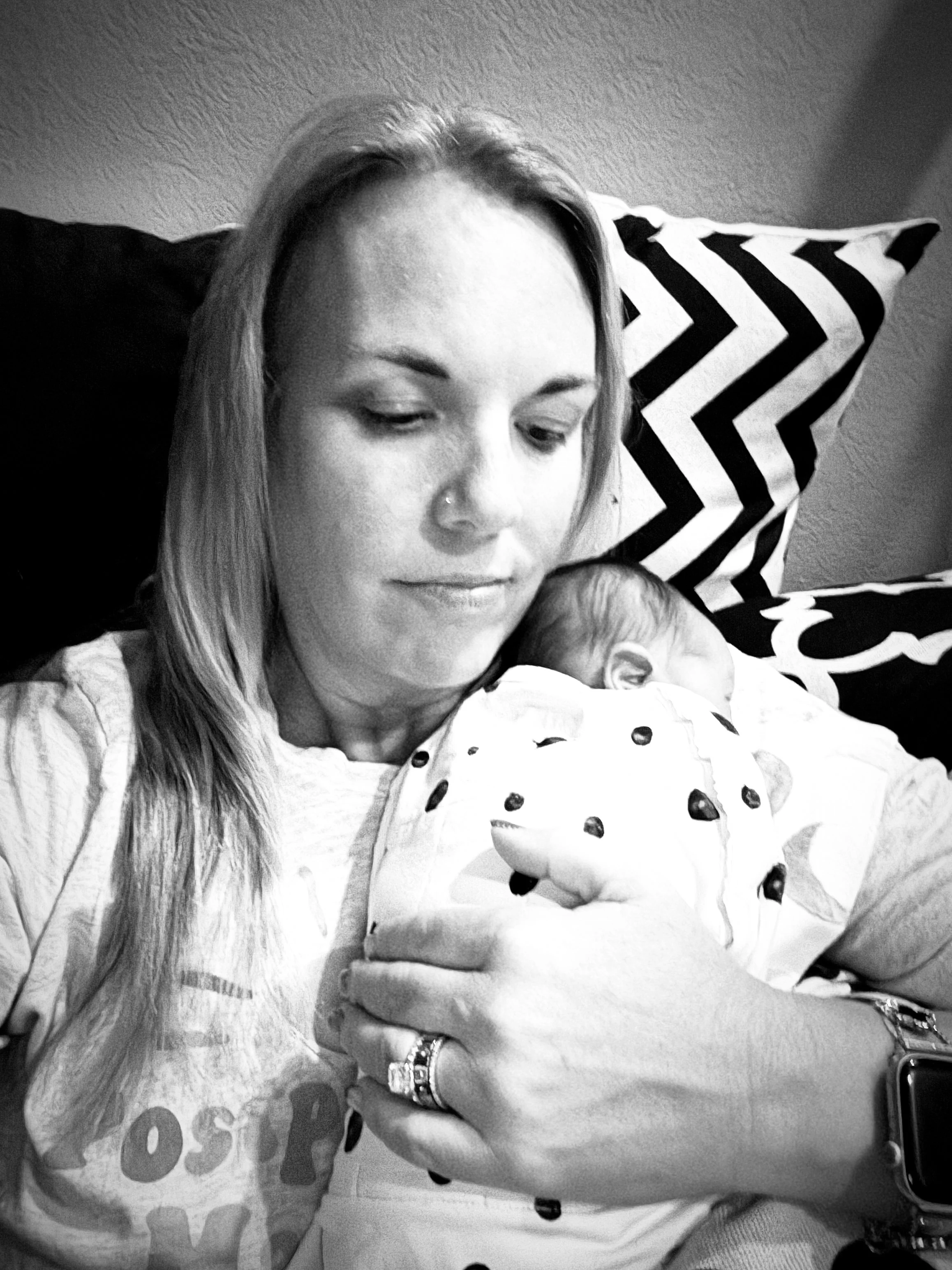 postpartum doula San Diego supporting mother and newborn during 4th trimester