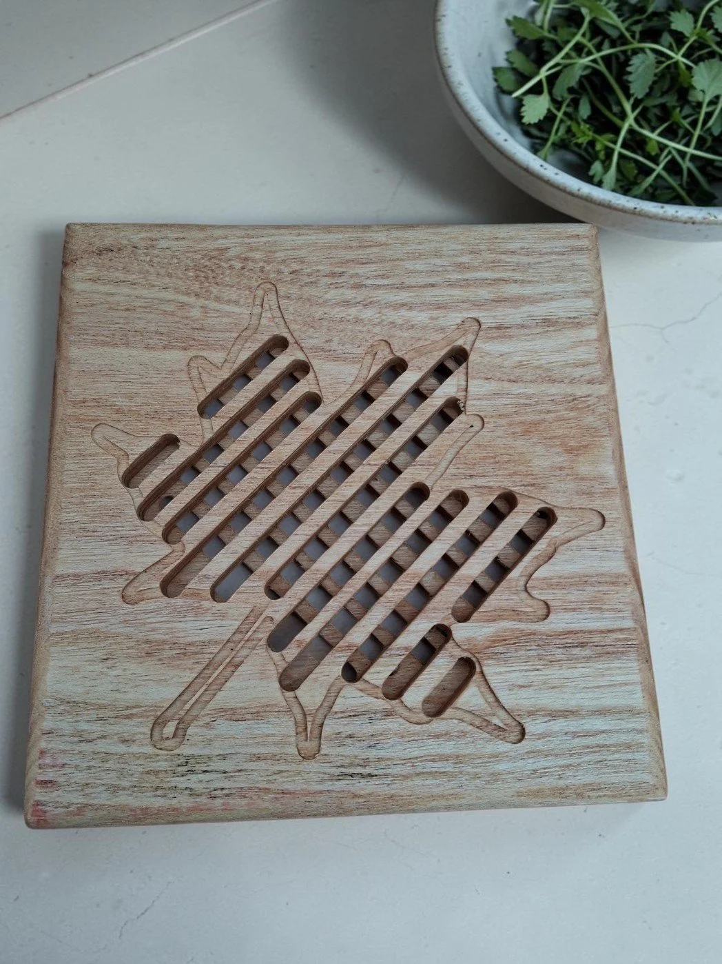 trivet maple leaf-Photoroom (1).jpg