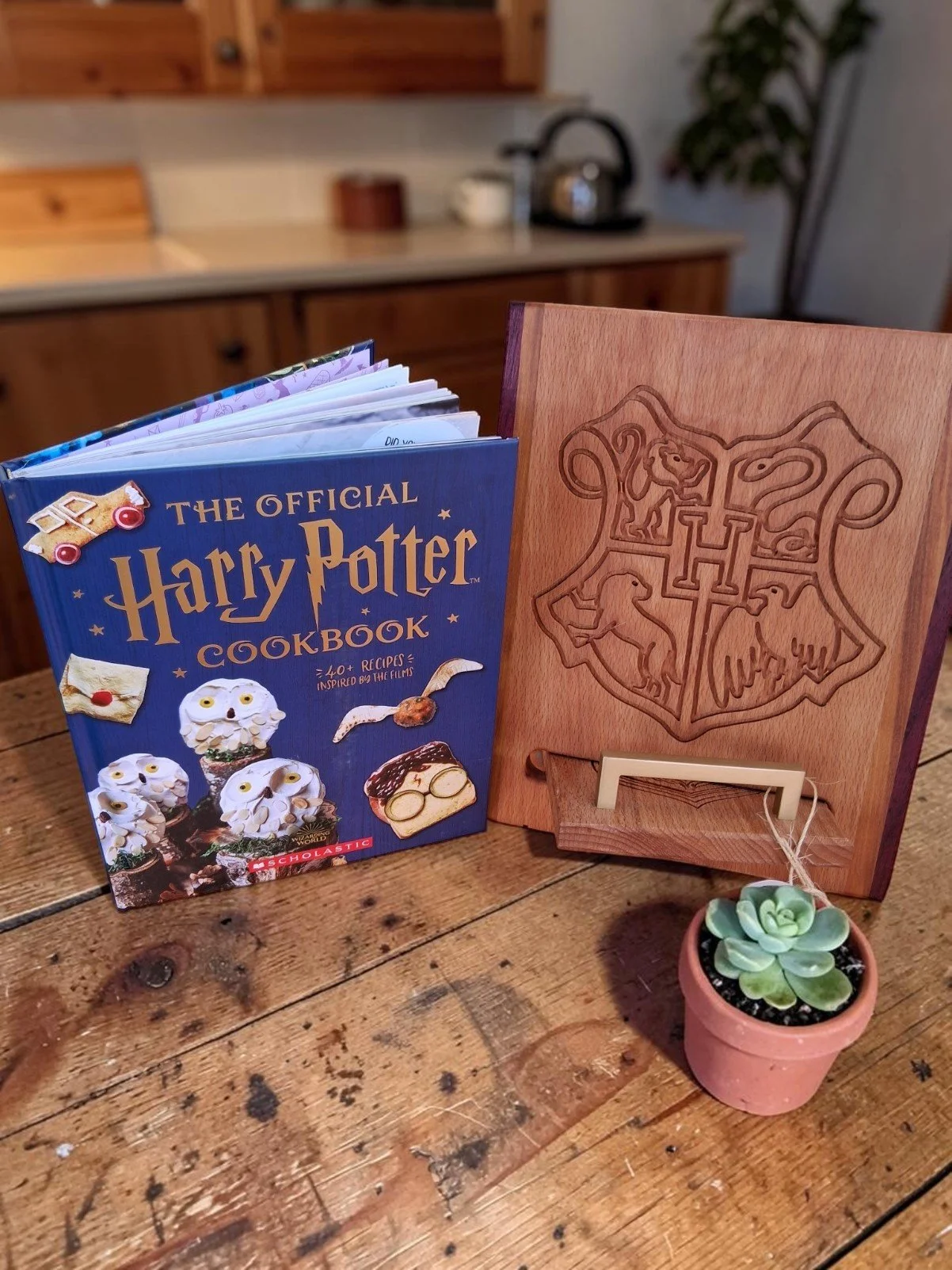 cookbook holder harry potter-Photoroom.jpg