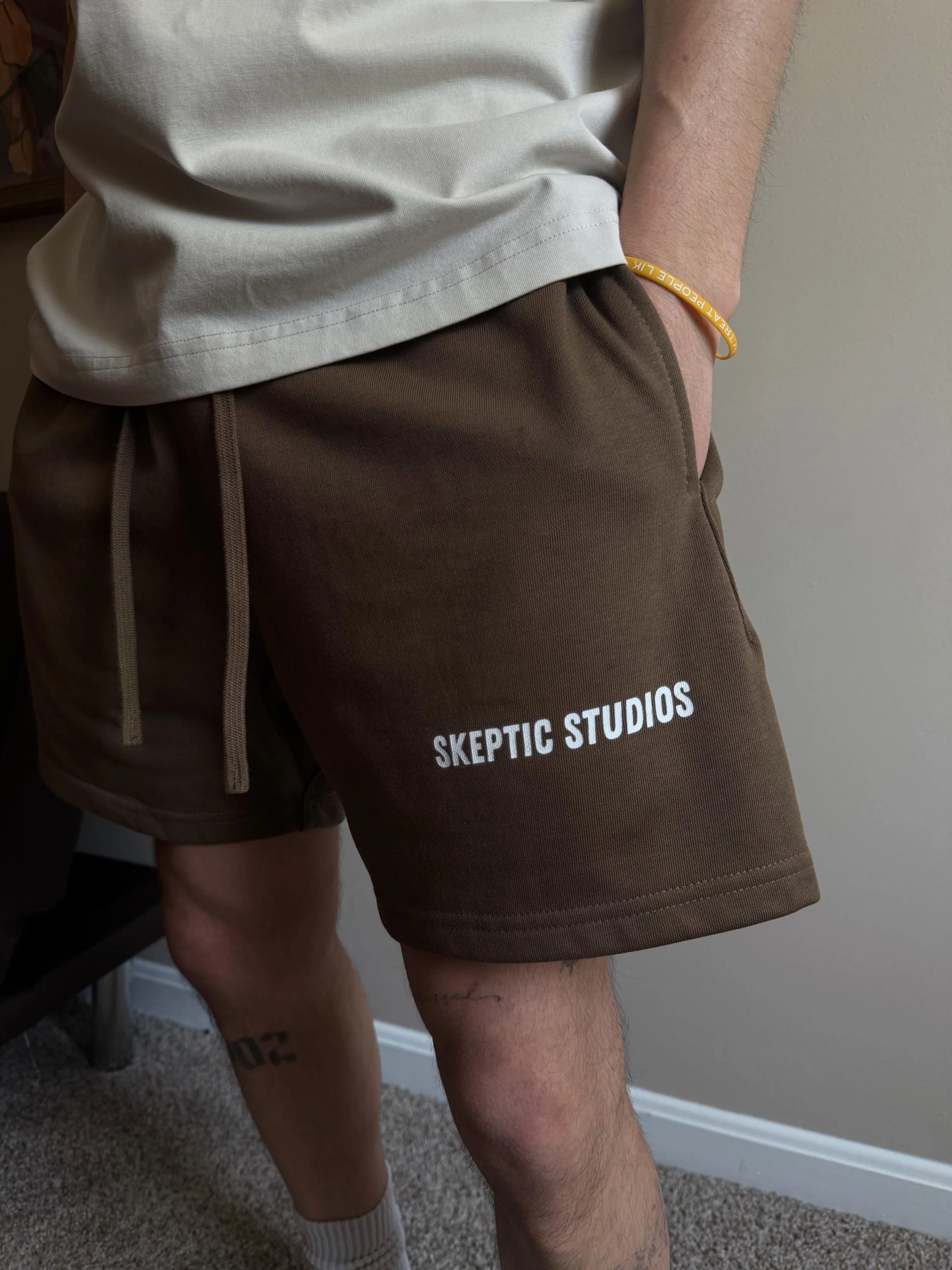 Men&rsquo;s Drawstring Shorts.