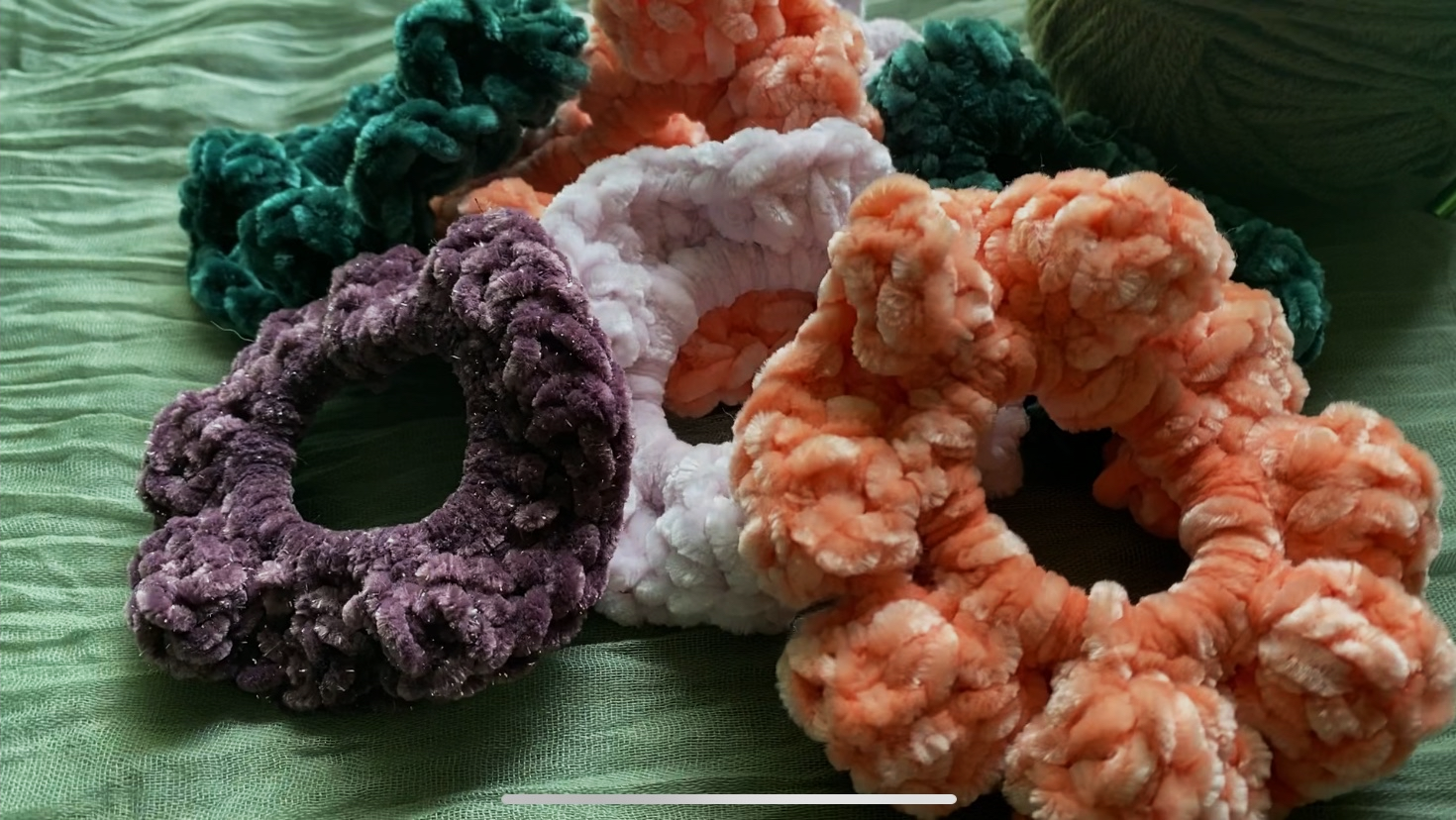 Scrunchie 5.png