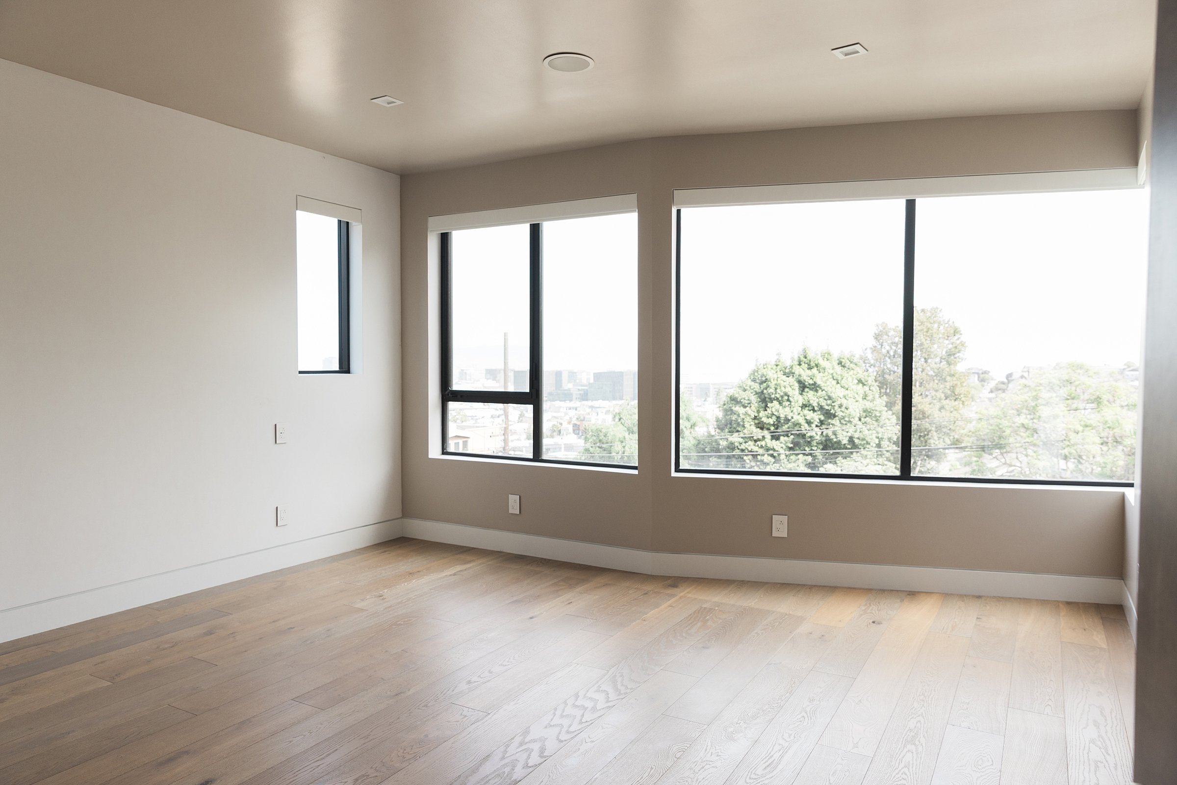 PH Painting contractor painting ©TR Studio 87.jpg