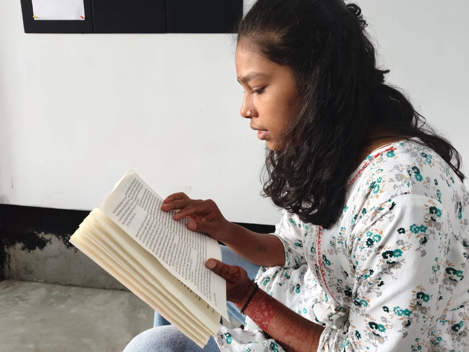 Beyond the Screen: Empowering Thakurganj’s Girls Through Books and Health
