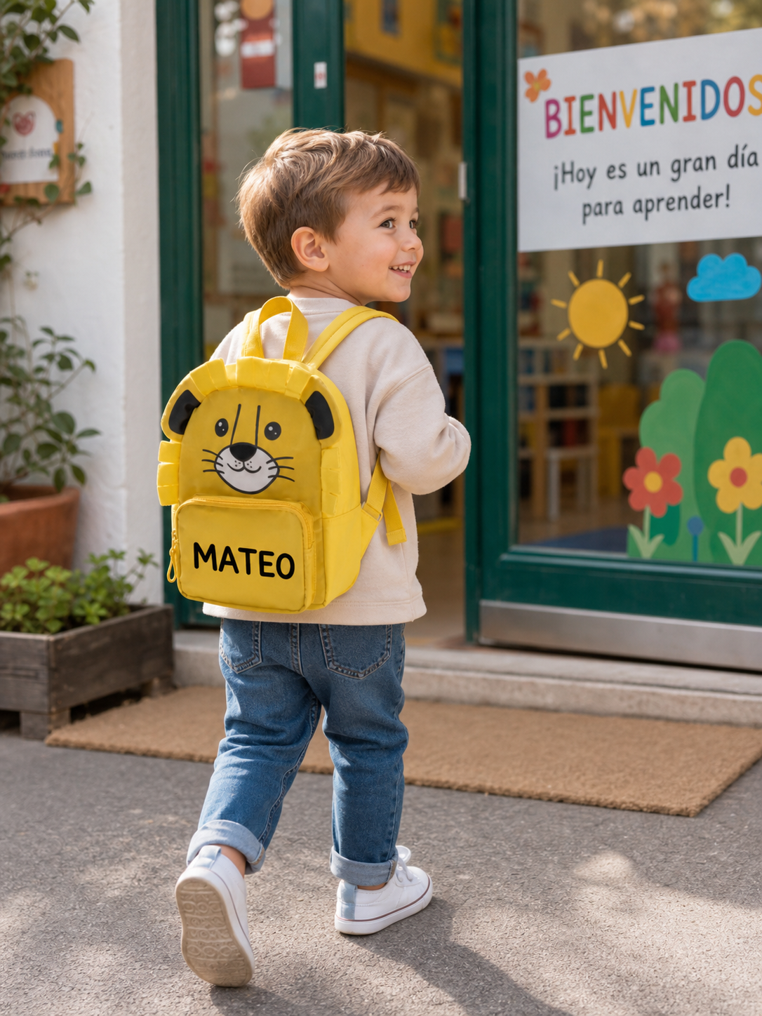MOCHILA LEON NIÑO FOTO.png
