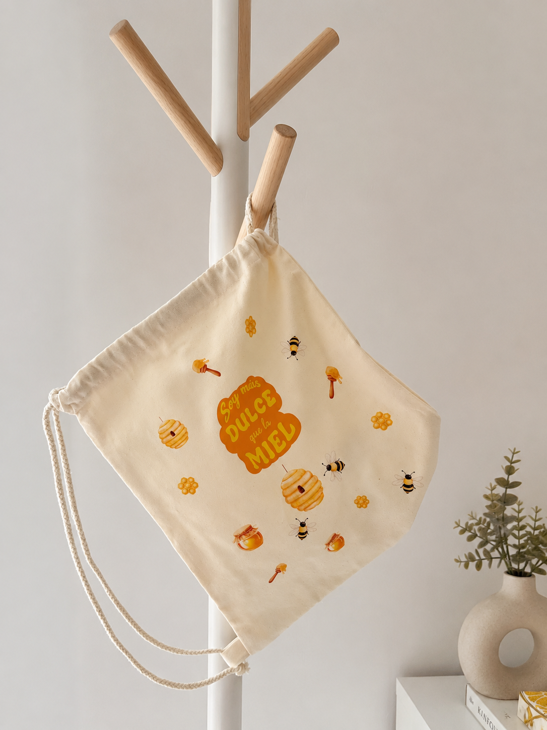 MOCHILA SOY MAS DULCE QUE LA MIEL PERCHERO.png