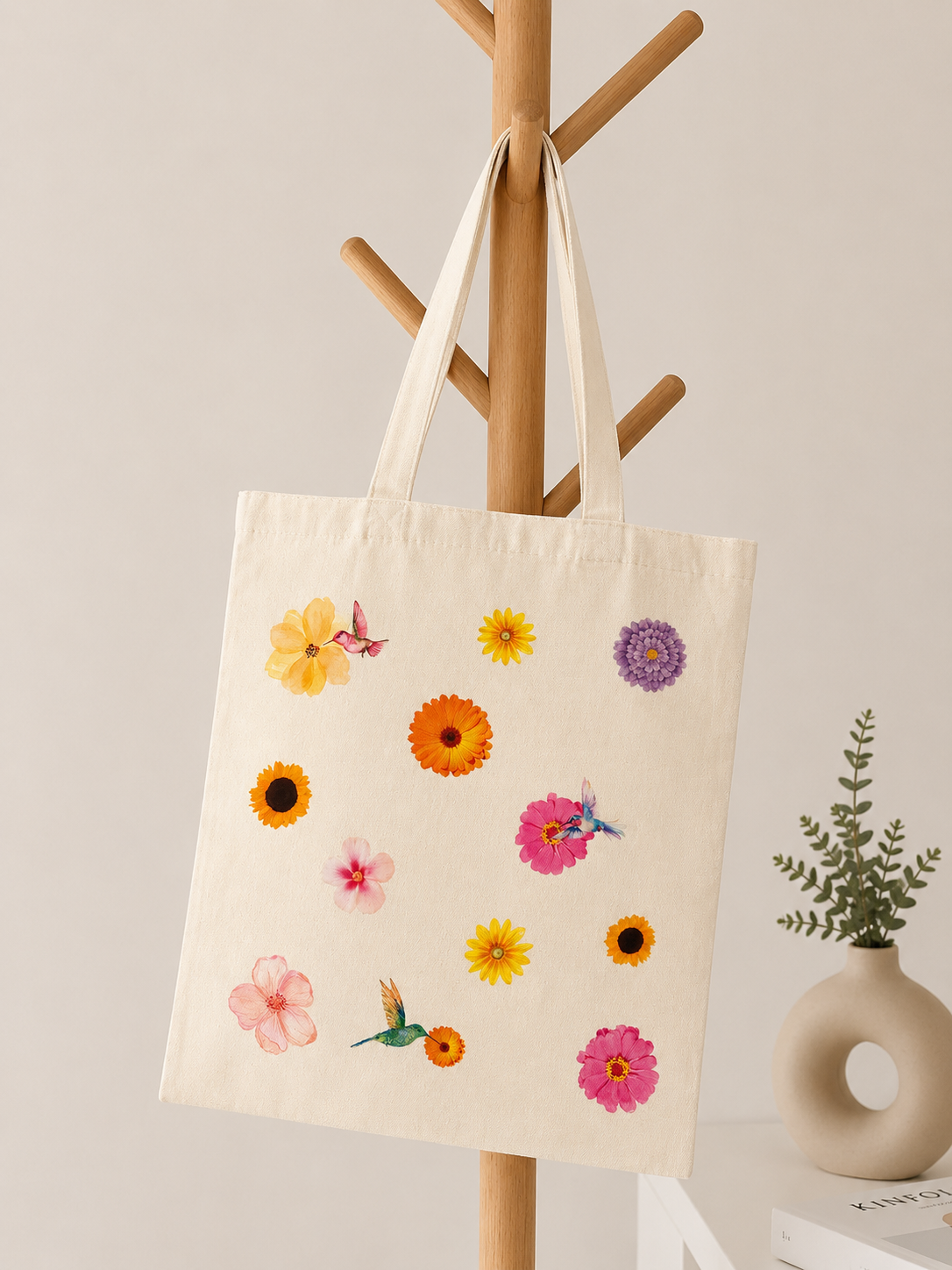 TOTE FLORES Y COLIBRÍES PERCHERO.png