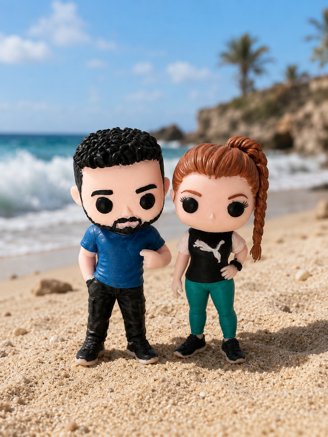 FUNKO MAMI Y PAPI EN LA PLAYA.png