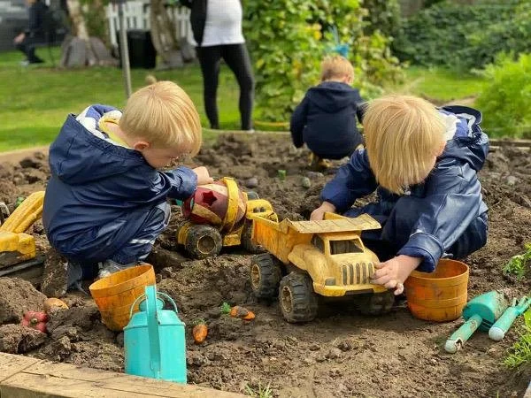 Playing in the mud kitchen