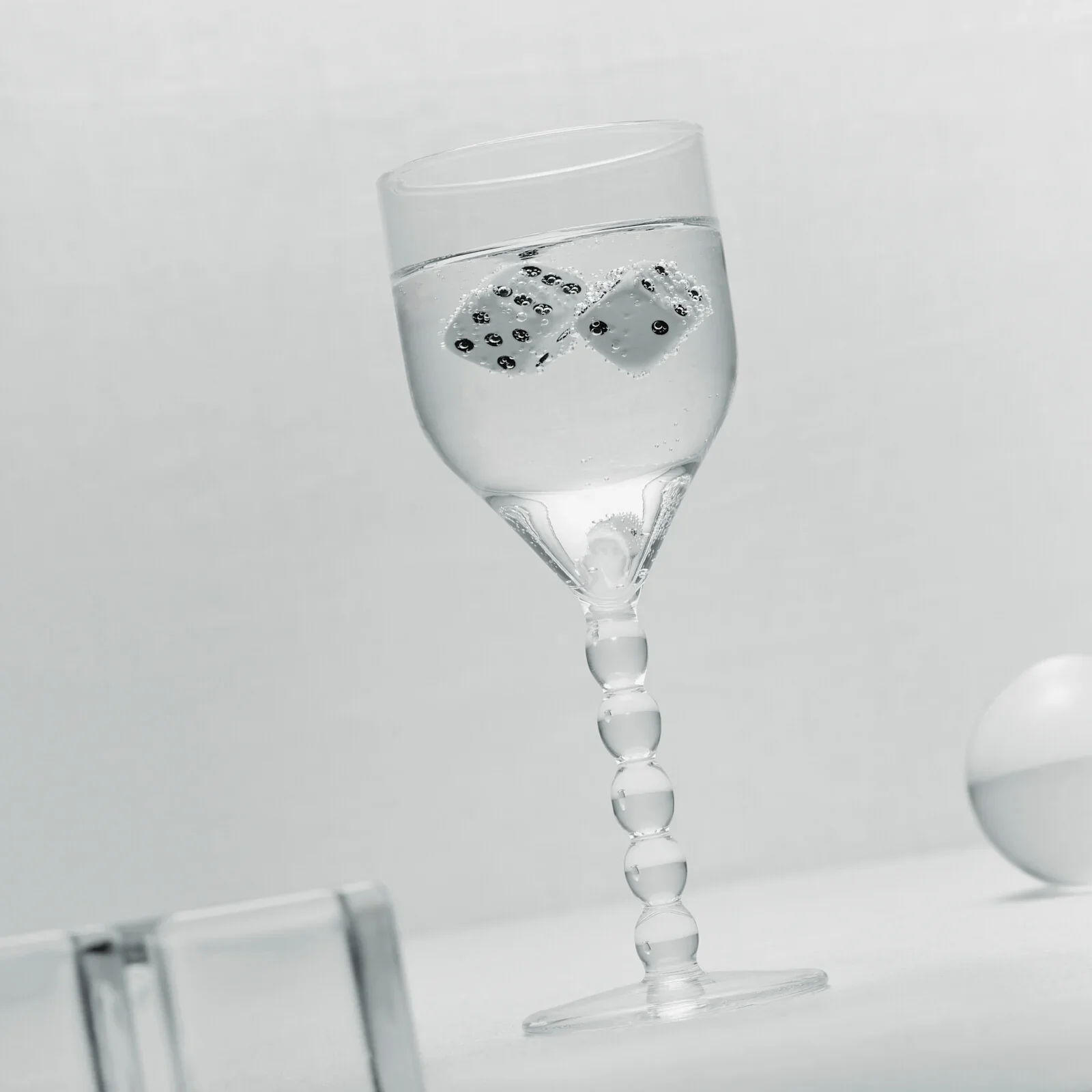 MaisonBalzac_Perle_Wine_Glass_Clear_1_2048x.jpg.webp