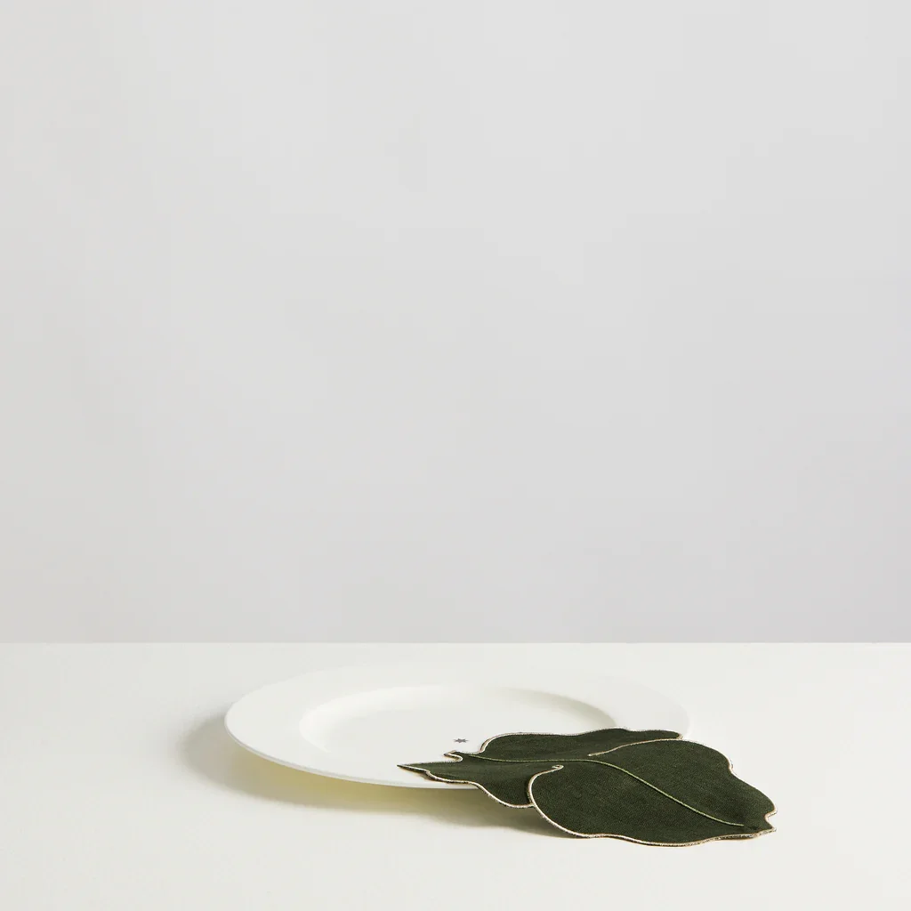 MaisonBalzac_TheStarDinnerPlatesSetof2_Bone_2_2048x.jpg.webp
