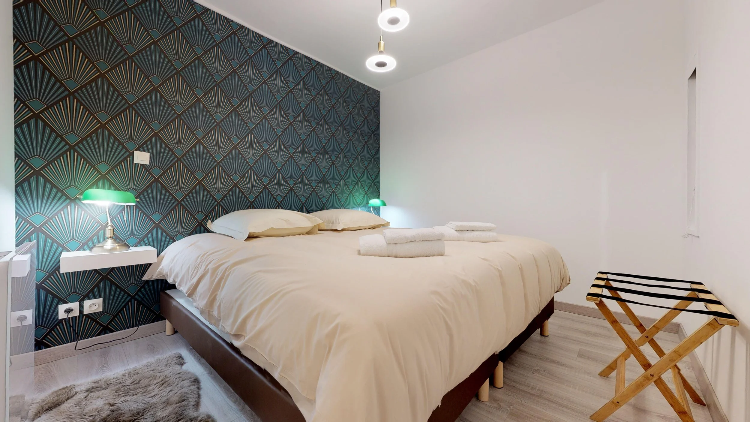 25 Chambre Paon en agencement King Size (possible 2 lits 90 cm).jpg