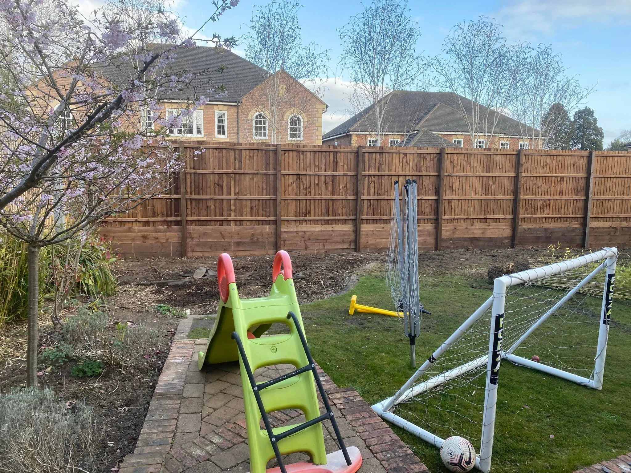 Domestic fence installation in Leicester