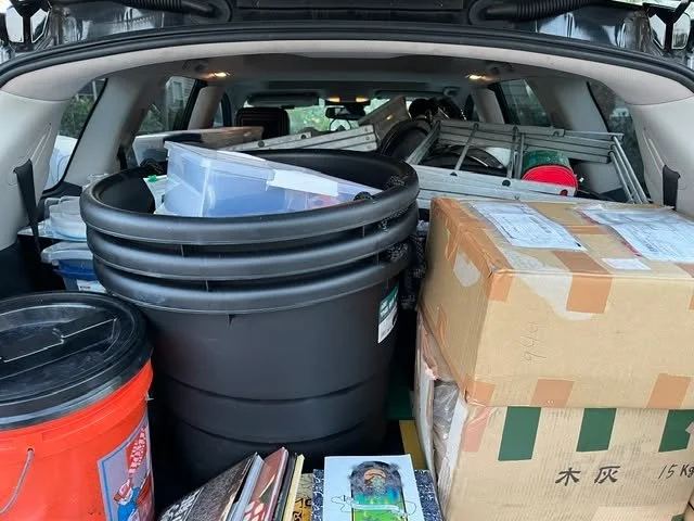 Packing up a textile studio for months of teaching on the road is no small task.

Dyes, cloth, tools, vats, books, teaching samples, equipment, workshop kits&hellip; somehow it all has to fit into vehicles and temporary studio spaces each summer.

Ex
