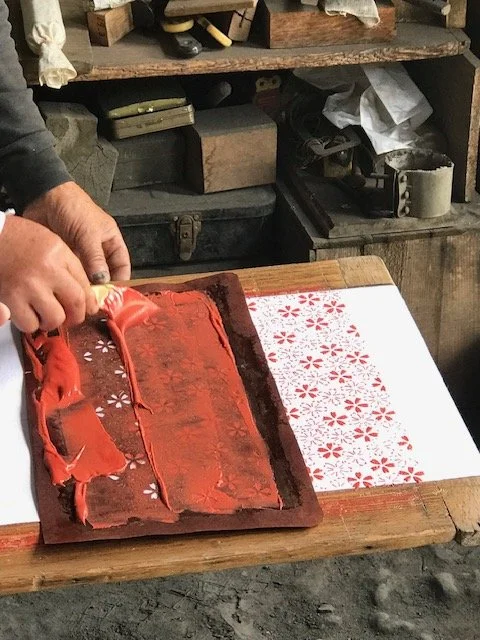 Hiroshi Noguchi applying rice paste Resist