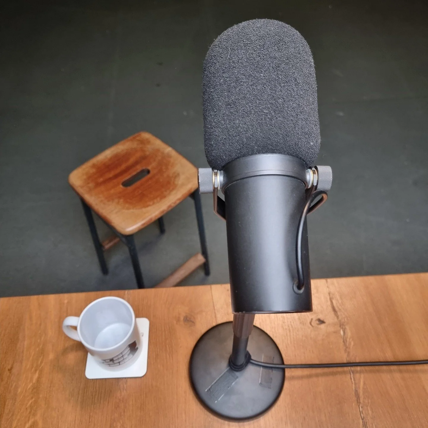 The hot seat.

We can't wait to share our amazing guests with you all...

Feel like you can handle the hot seat? Head on over to our website and get in touch. Link in bio.

#theproproompodcast
#uniofherts
#artdepartment
#TPRP