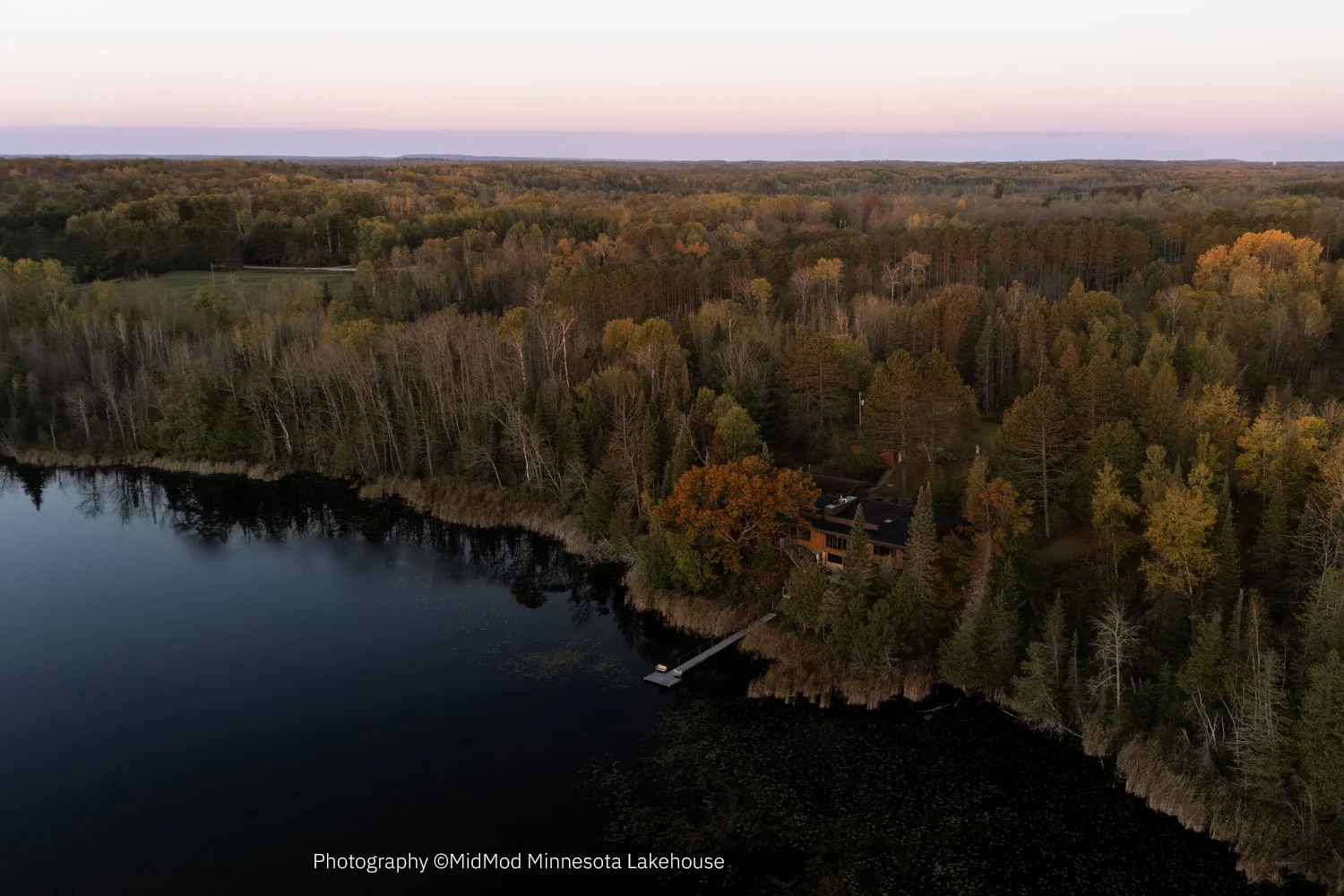 20251026-LODGING-MidMod+Minnesota+Lakehouse-33.png